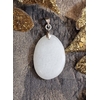 pendentifgaletjadeblanc102b