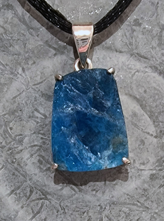 Pendentif serti en Apatite bleue (PE1657)