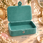 boite-velour-vert-triple-lune-ouverte