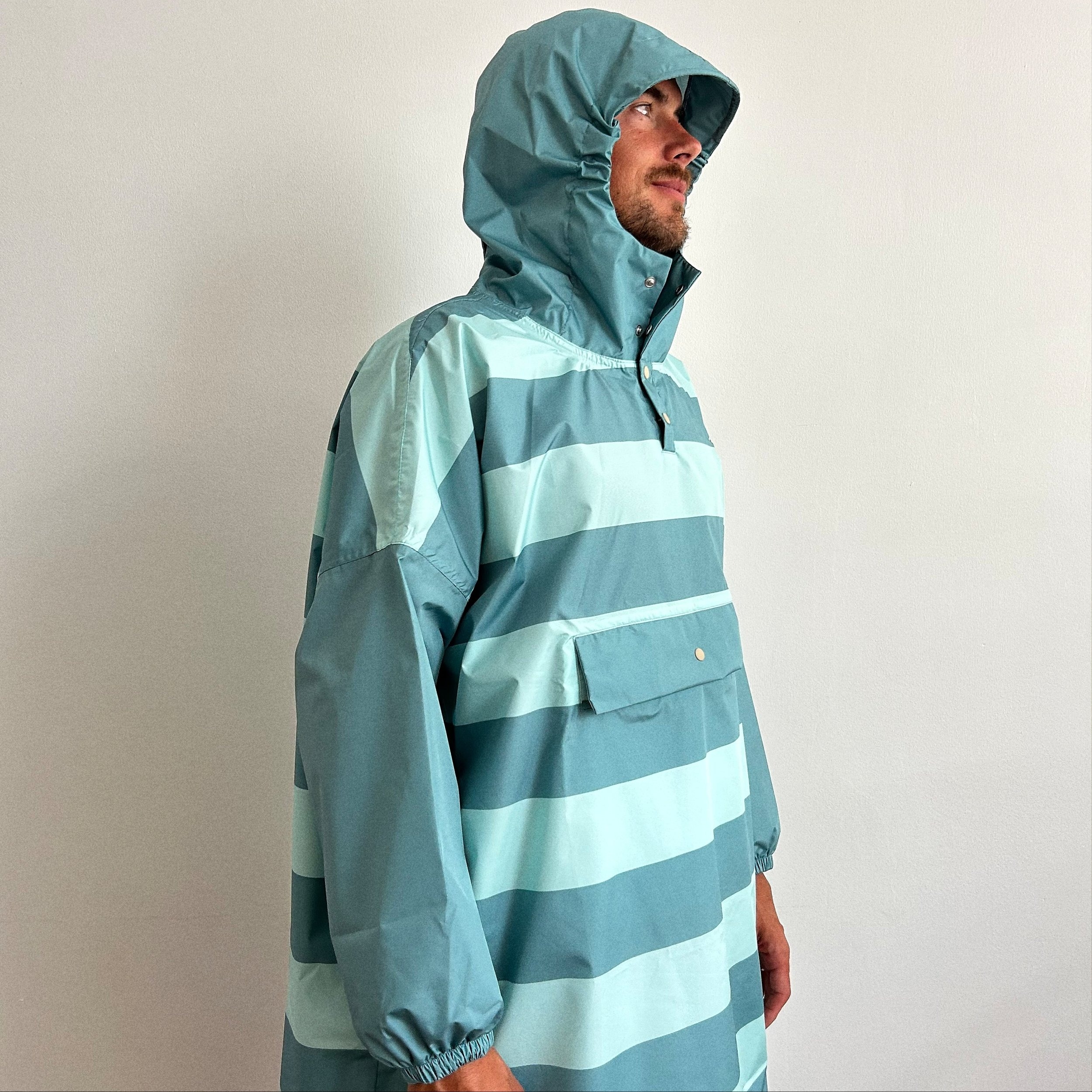 poncho-de-pluie-poule-party-green-stripes