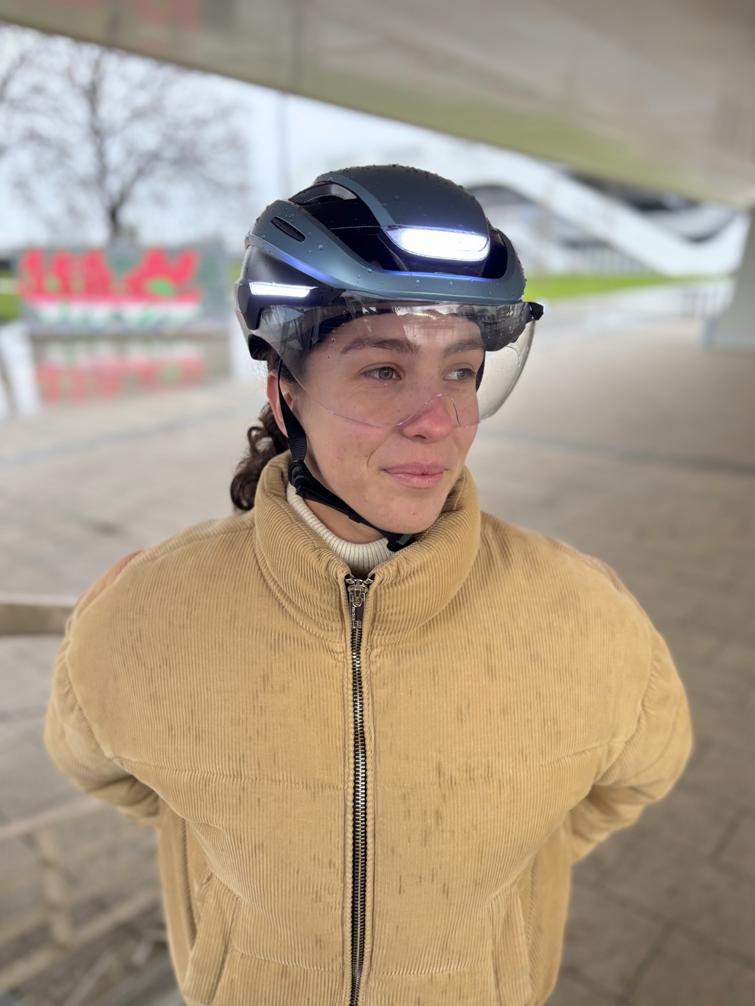 casque-lumos-ultra-e-bike-photo-porte