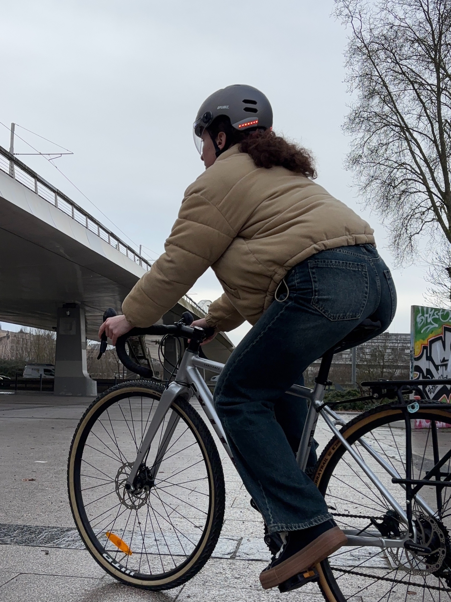 casque-velo-lumineux-visible-nuit