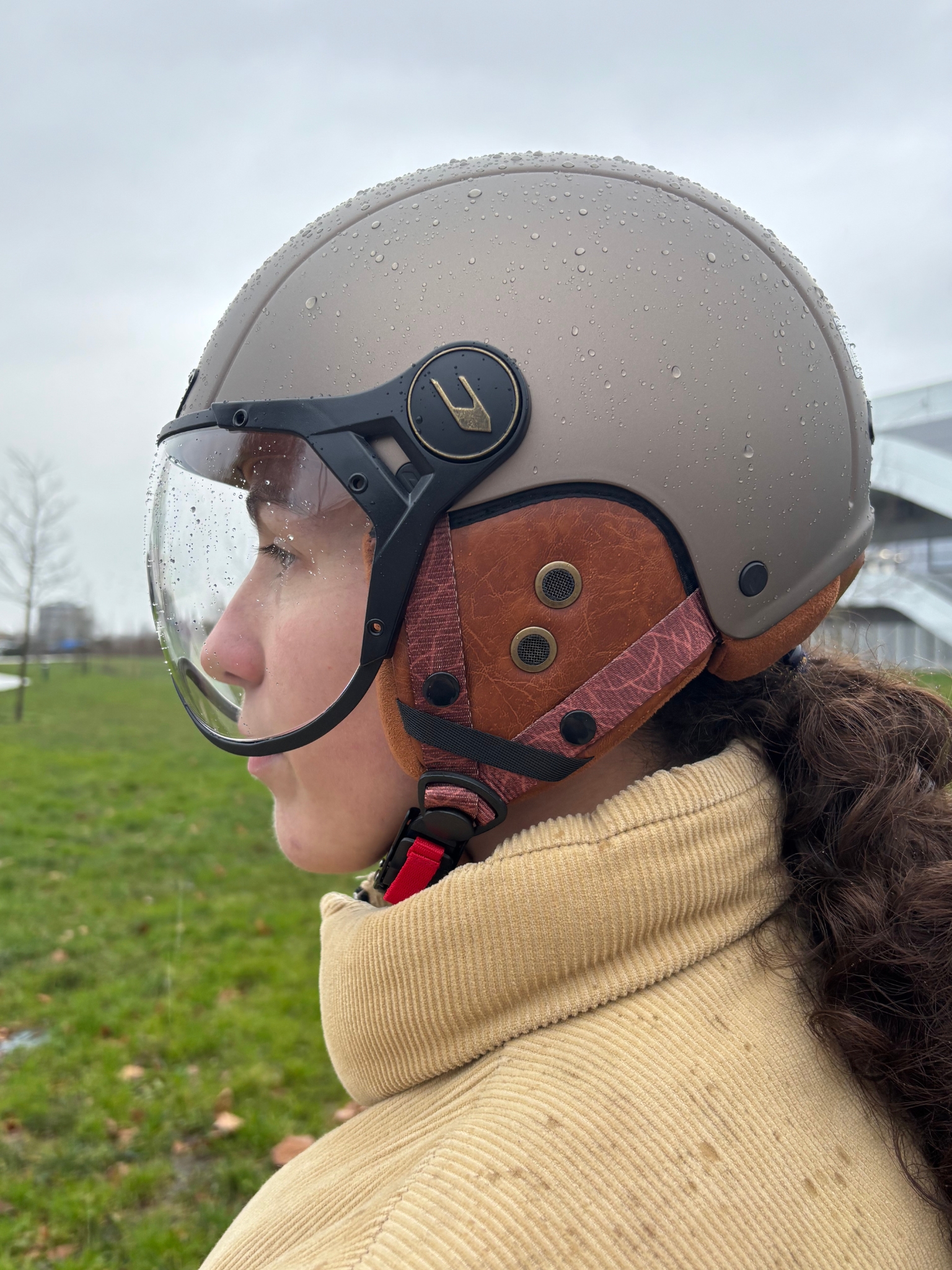 casque-velo-visere-chaud-hiver-femme