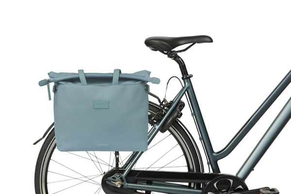sacoche-de-velo-basil-manhattan-bleu-clair
