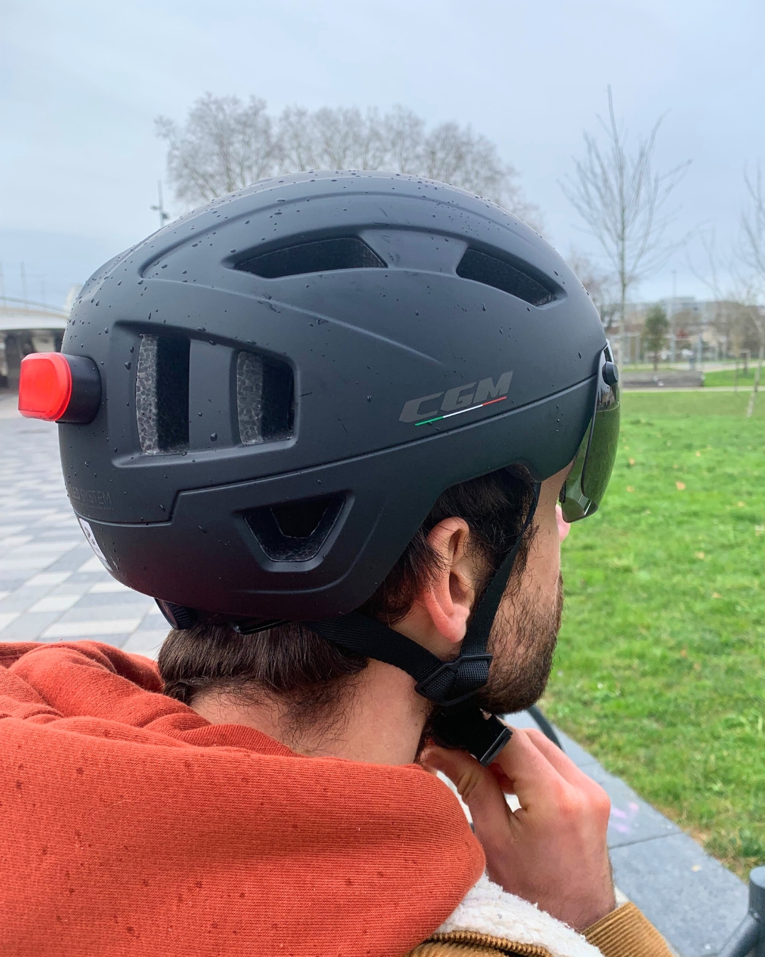 casque-a-visiere-cgm-et-lumineux