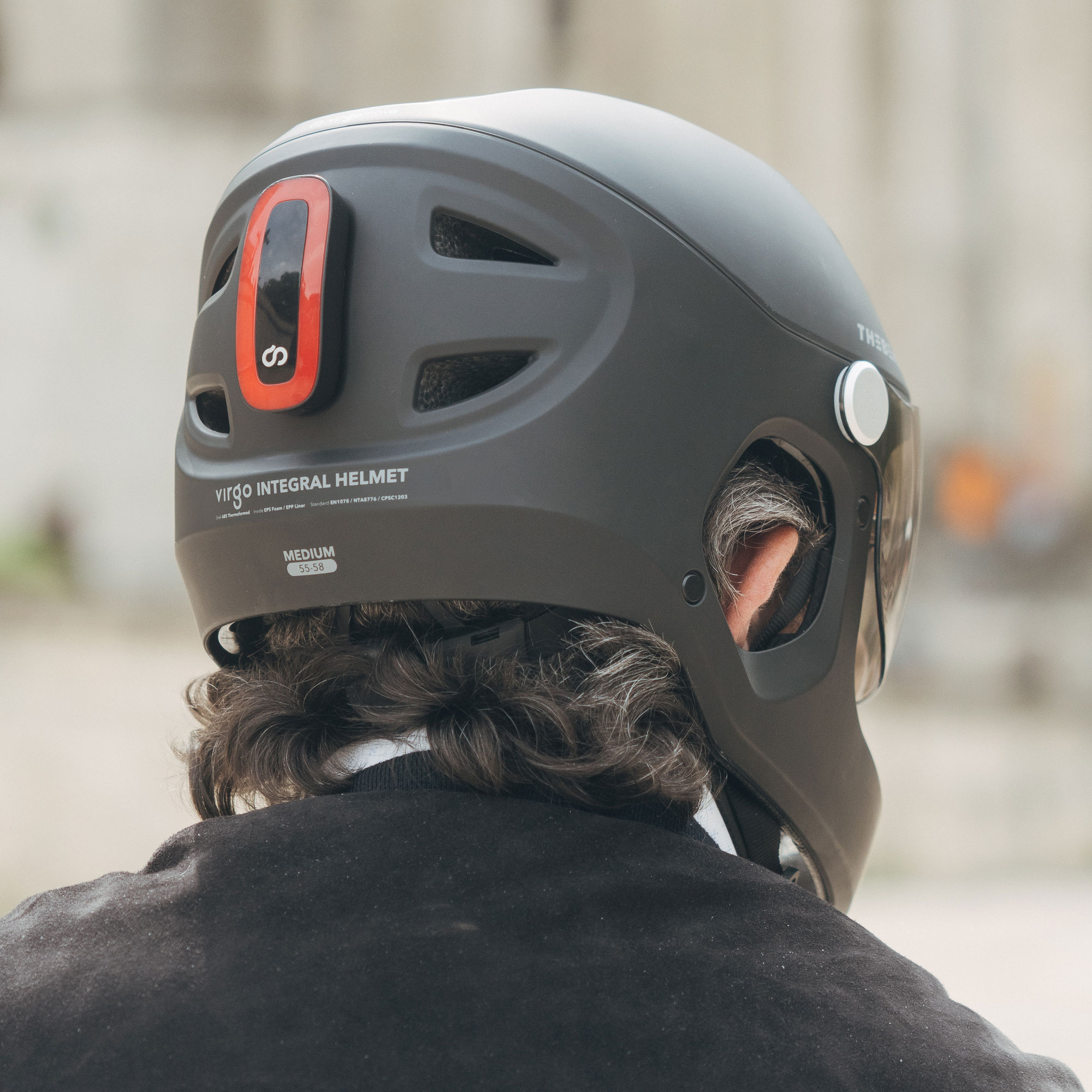 casque-virgo-integral-mips-porte-homme-cycliste