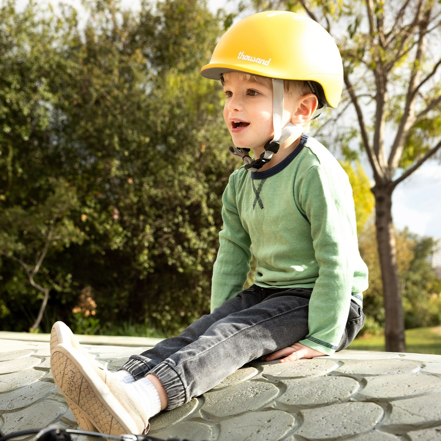 casque-de-velo-thousand-junior-jaune