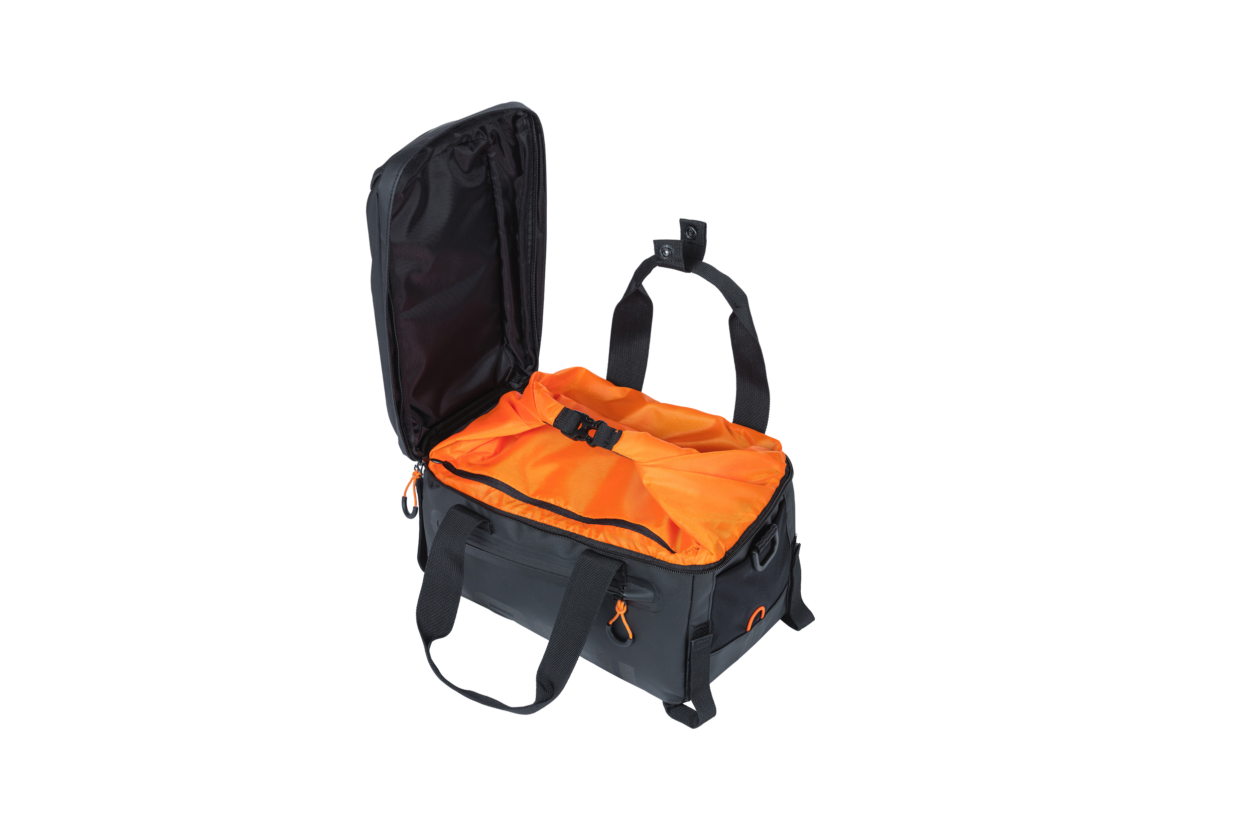 Basil-Miles-Tarpaulin-sac-coffre
