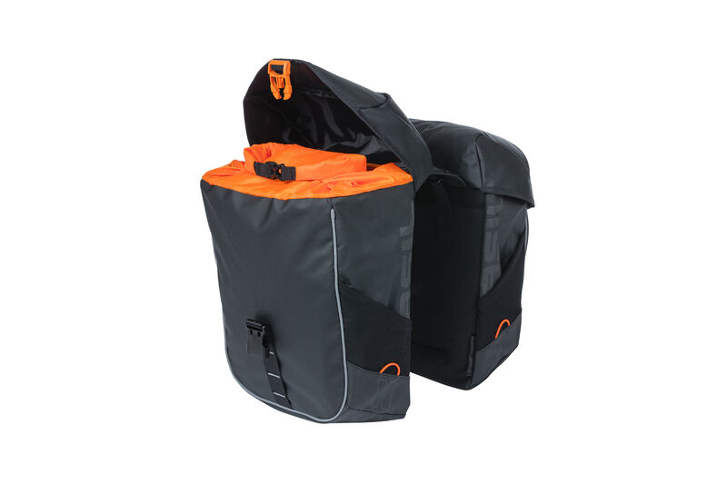 Achetez des Basil Go Double Sacoche 32L Réfléchissant - Noir chez HBS