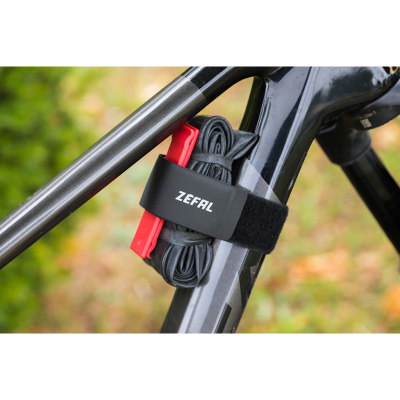 Support de fixation pour chambre à air