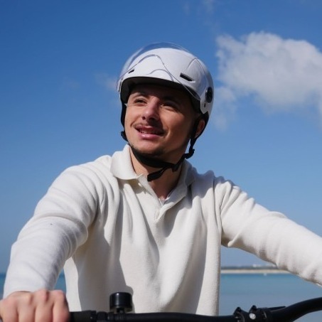 casque-velo-visiere-blanc-economique