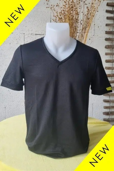 t-shirt-noir-col-v