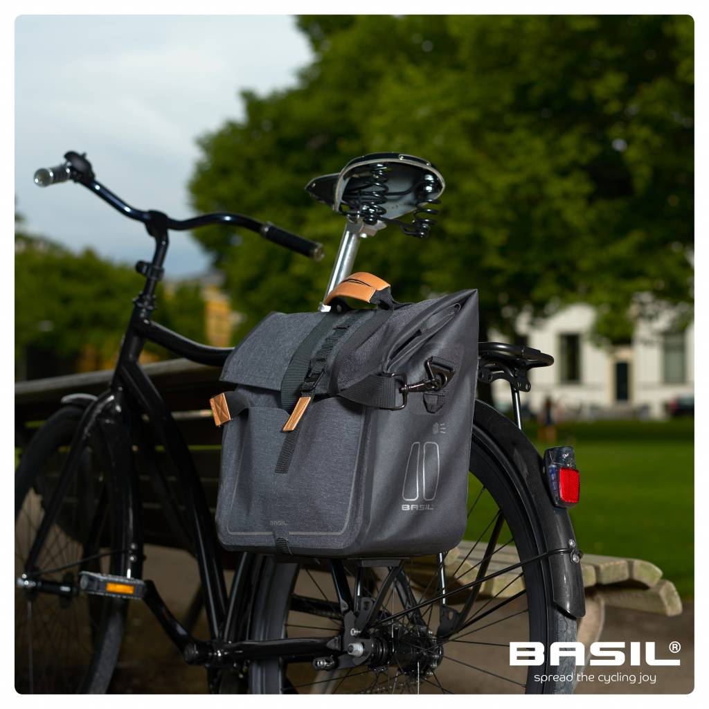 basil-urban-dry-business-fietstas-20-liter-dark-gr