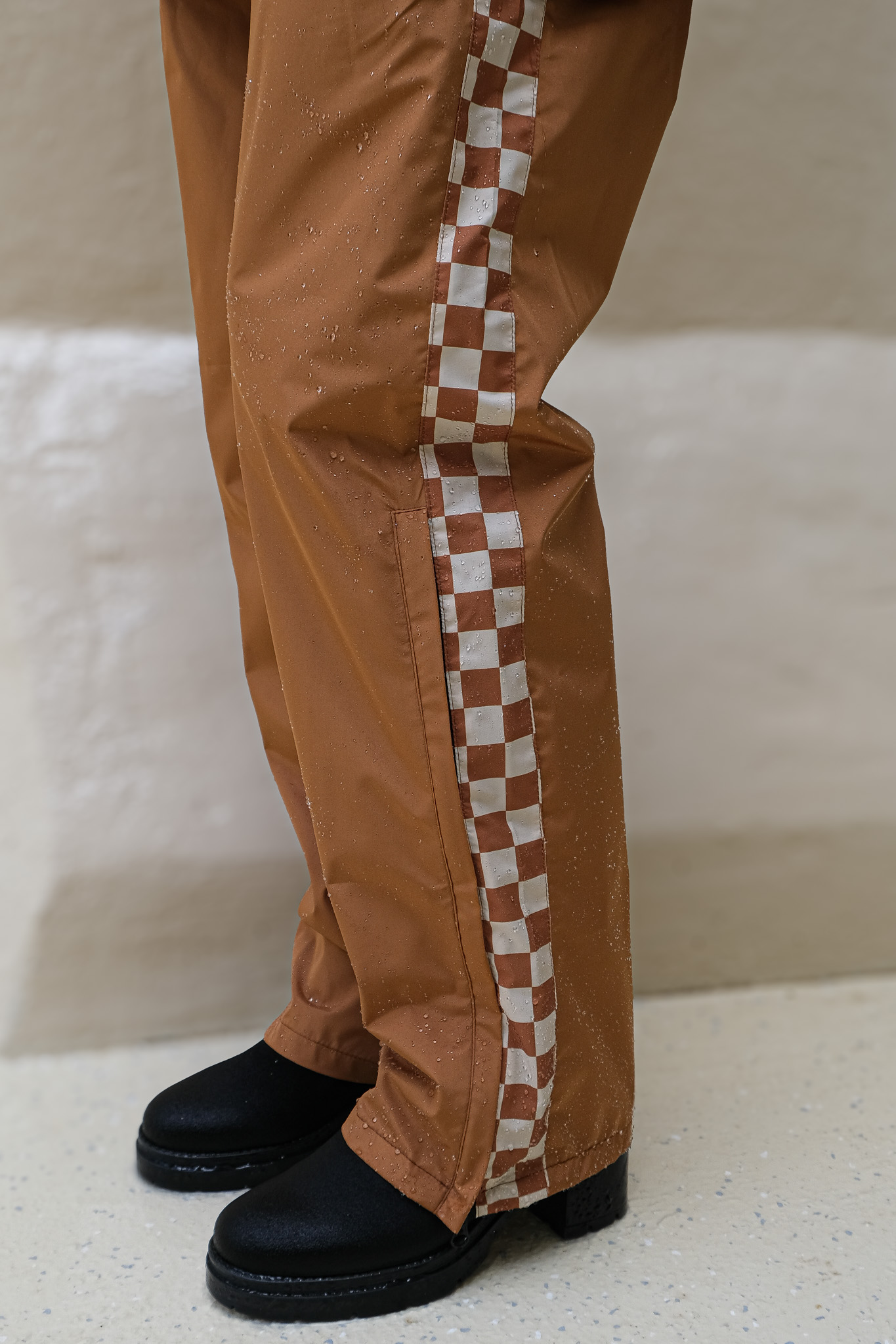 poule-party-pantalon-de-pluie-original