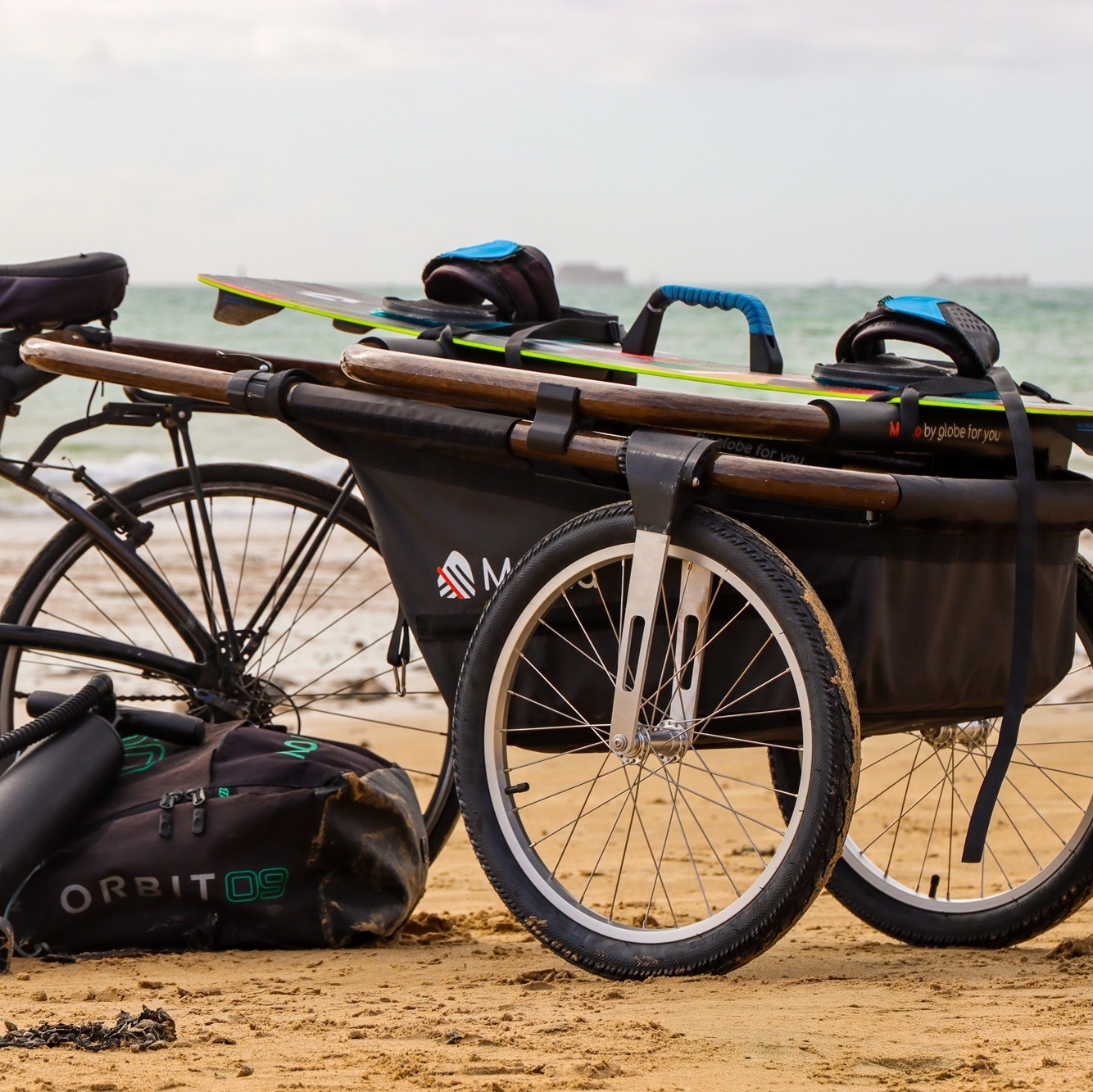 globe-for-you-maina-remorque-velo-surf