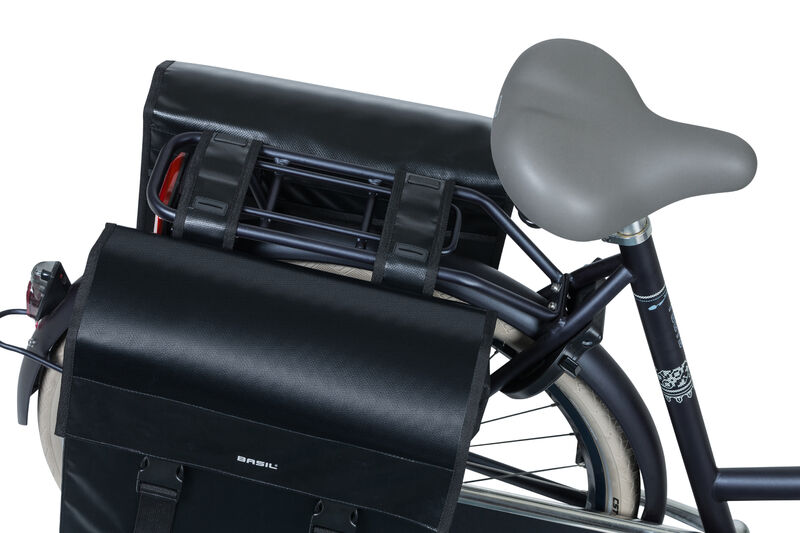 sac-arriere-noir-sur-velo