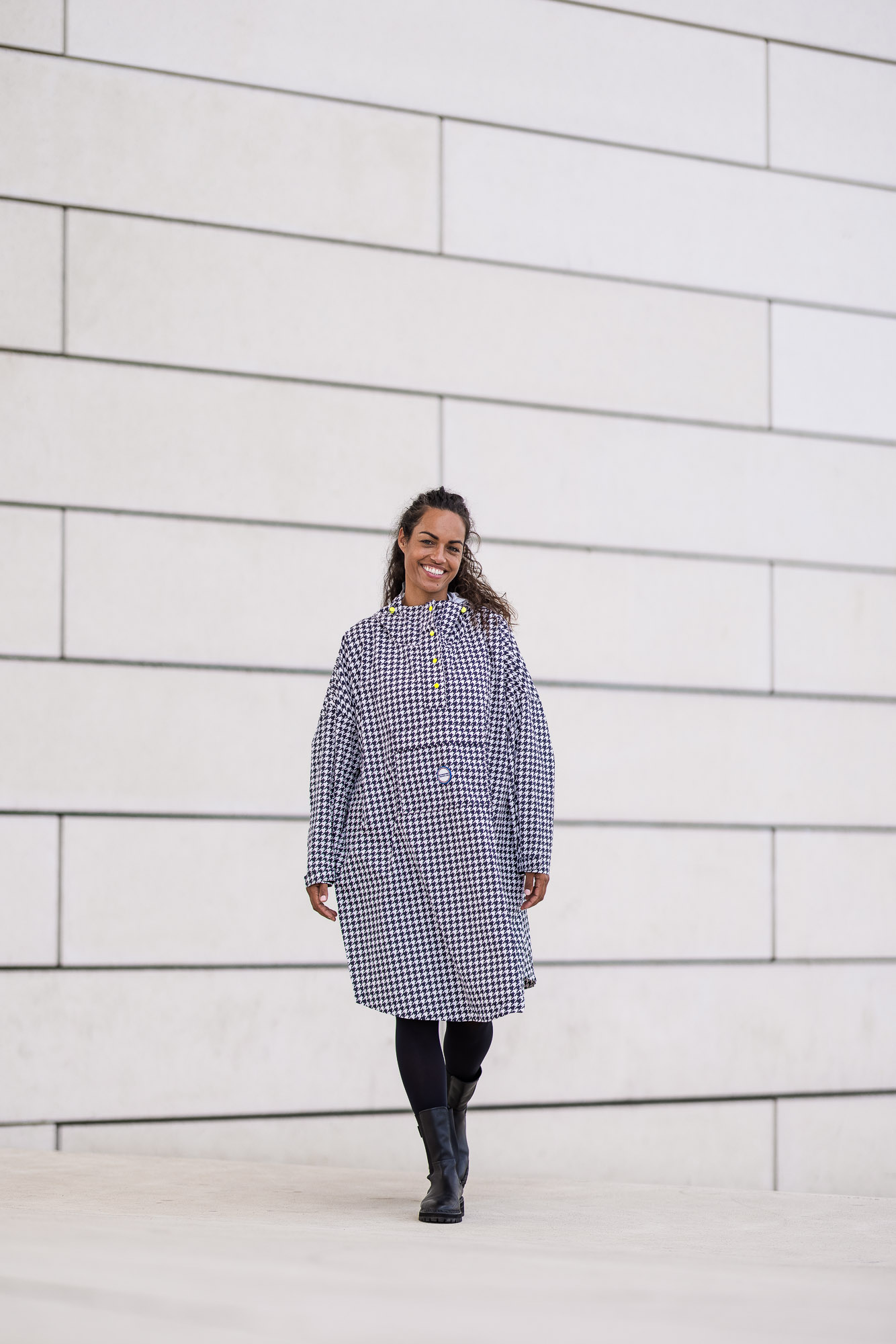 poncho-femme-long-30-ans-moderne-velo