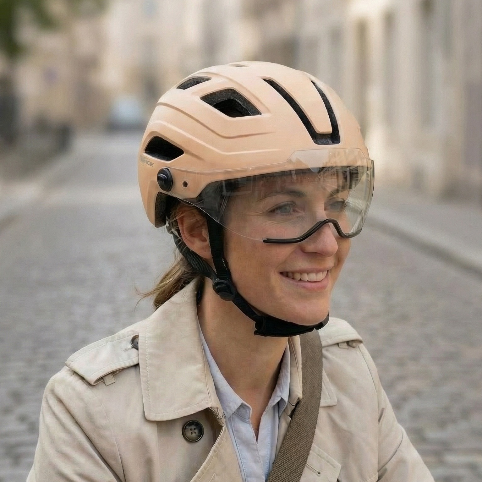 casque-velo-femme-compact-porte