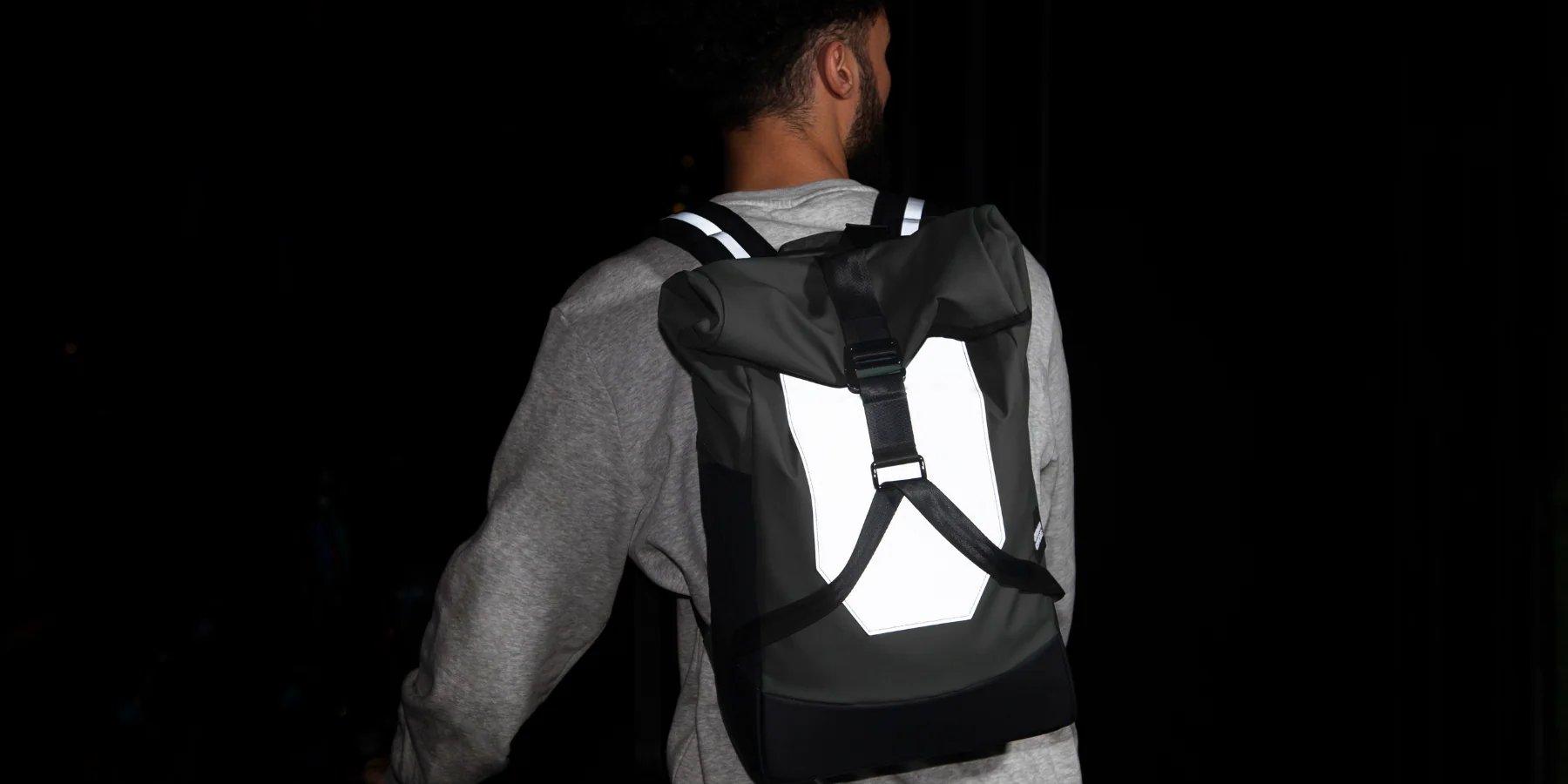 sac-ucrr-mobilite-impermeable-solide-reflechissant-gris-noir-velotafeur