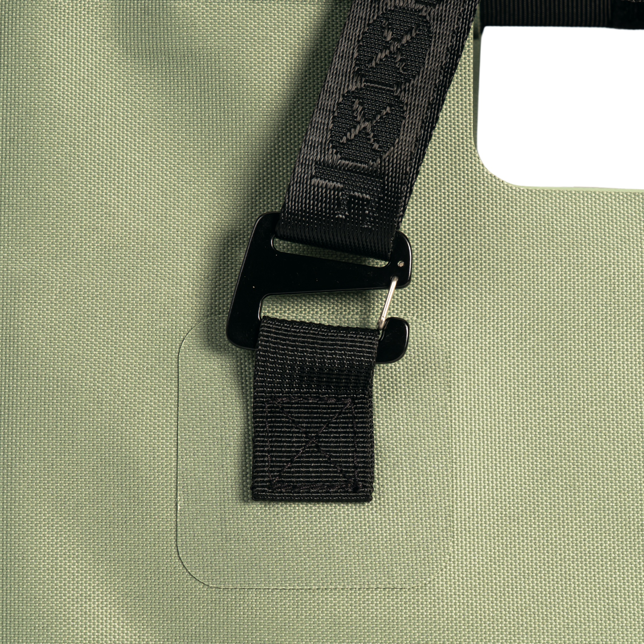 urban-proof-knox-shopper