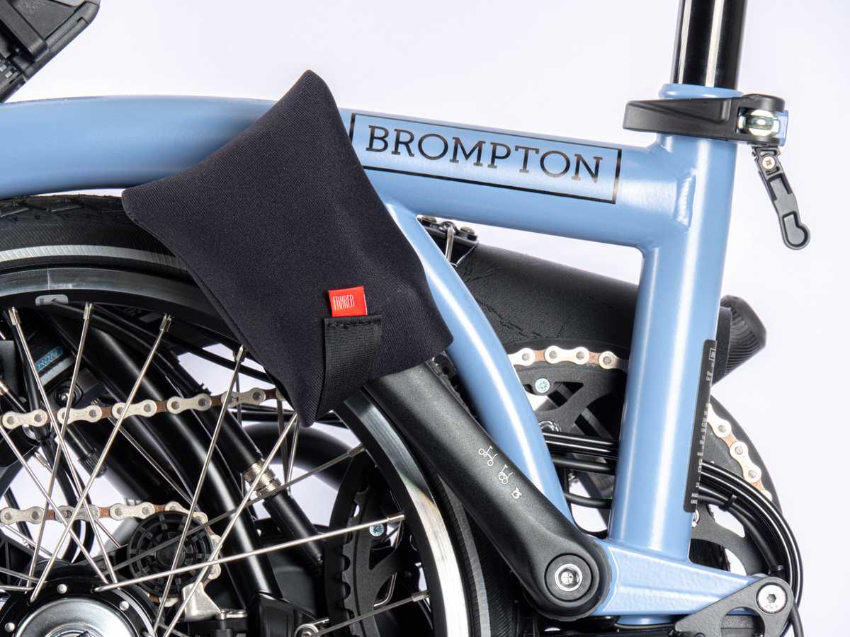 FAHRER-Berlin-Brompton-Pedalschutz-P1120205-2410-2410-Pedalueberzug-Faltrad-Socke