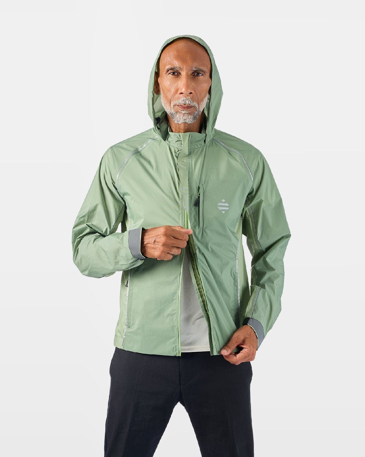 veste-ultra-legere-sport-velo-impermeable-respirante-sauge-vert-homme-capuche-zip-aeration