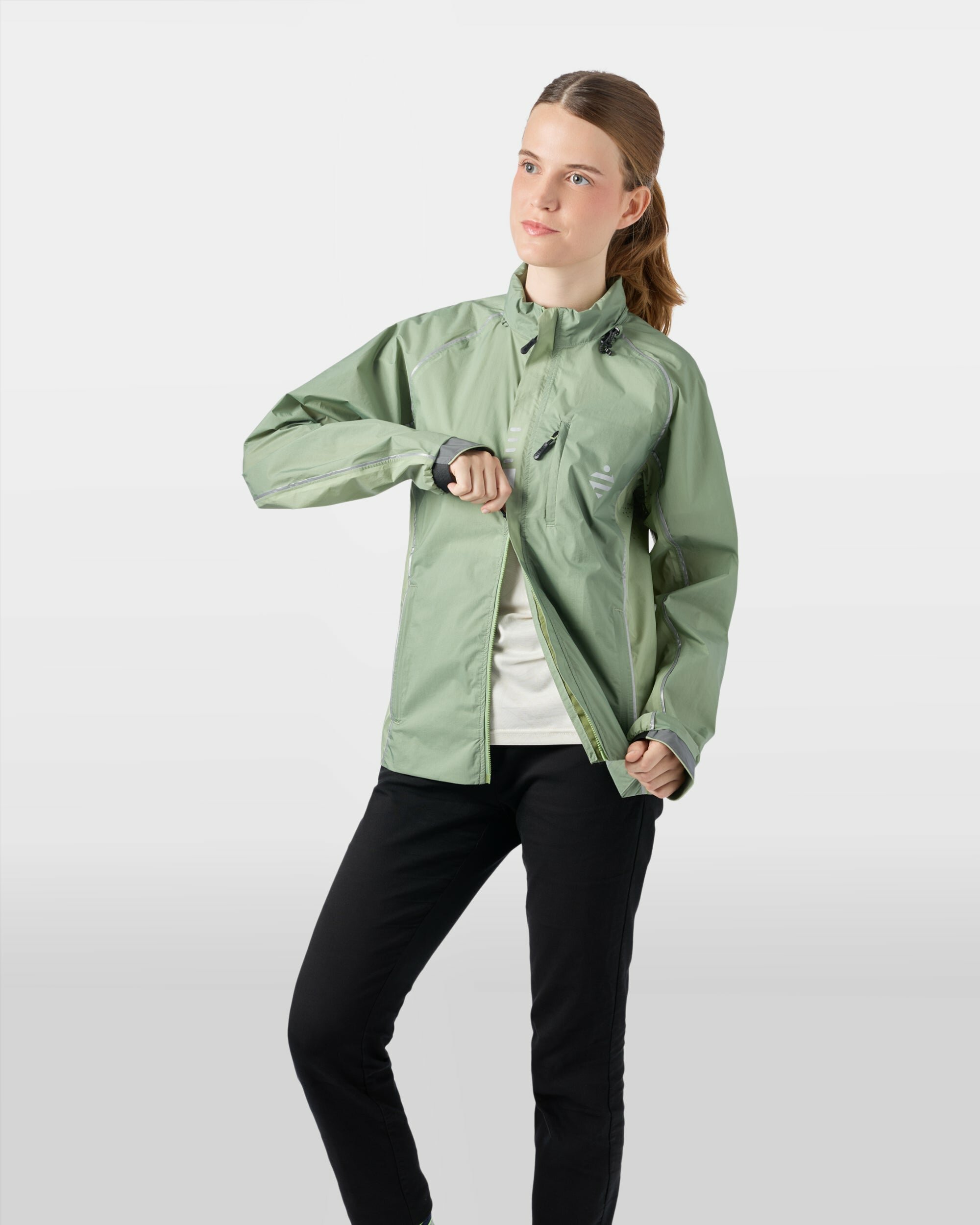 veste-ultra-legere-sport-velo-impermeable-respirante-sauge-vert-femme-zip-double-curseur-aeration