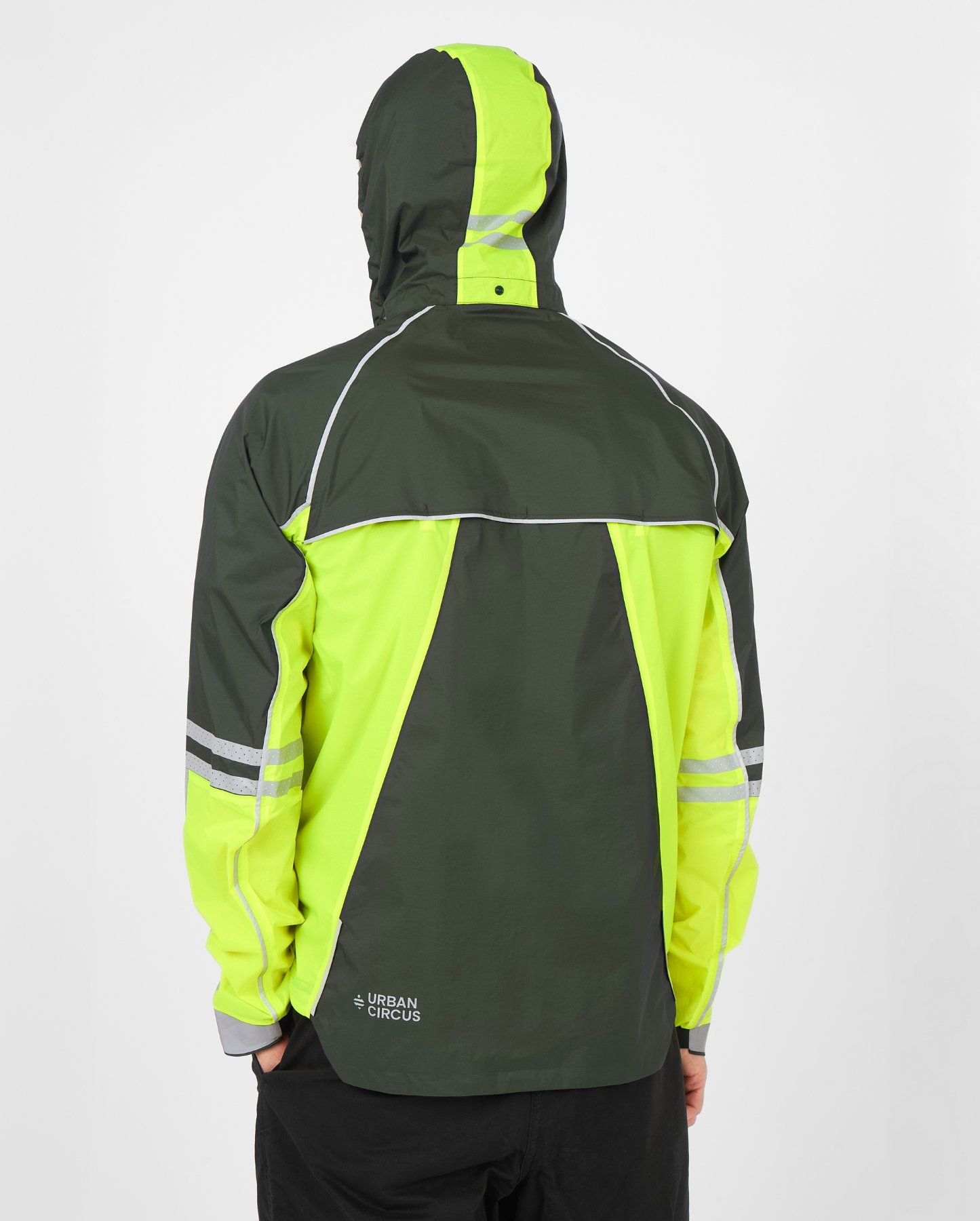 veste-velo-ultra-respirante-legere-impermeable-capuche-homme