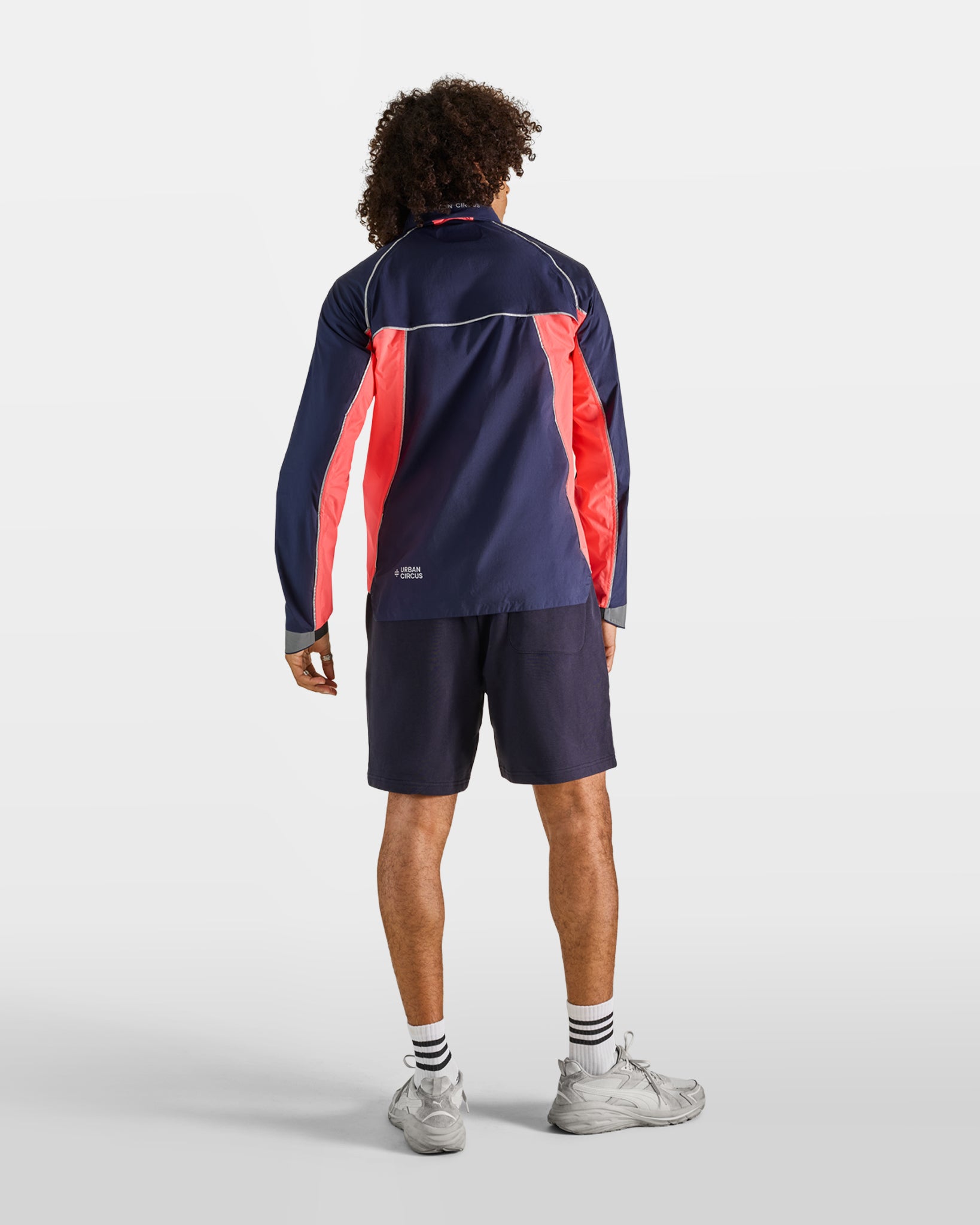 veste-legere-respirante-velo-escapade-corail-bleue-urban-circus-homme-dos
