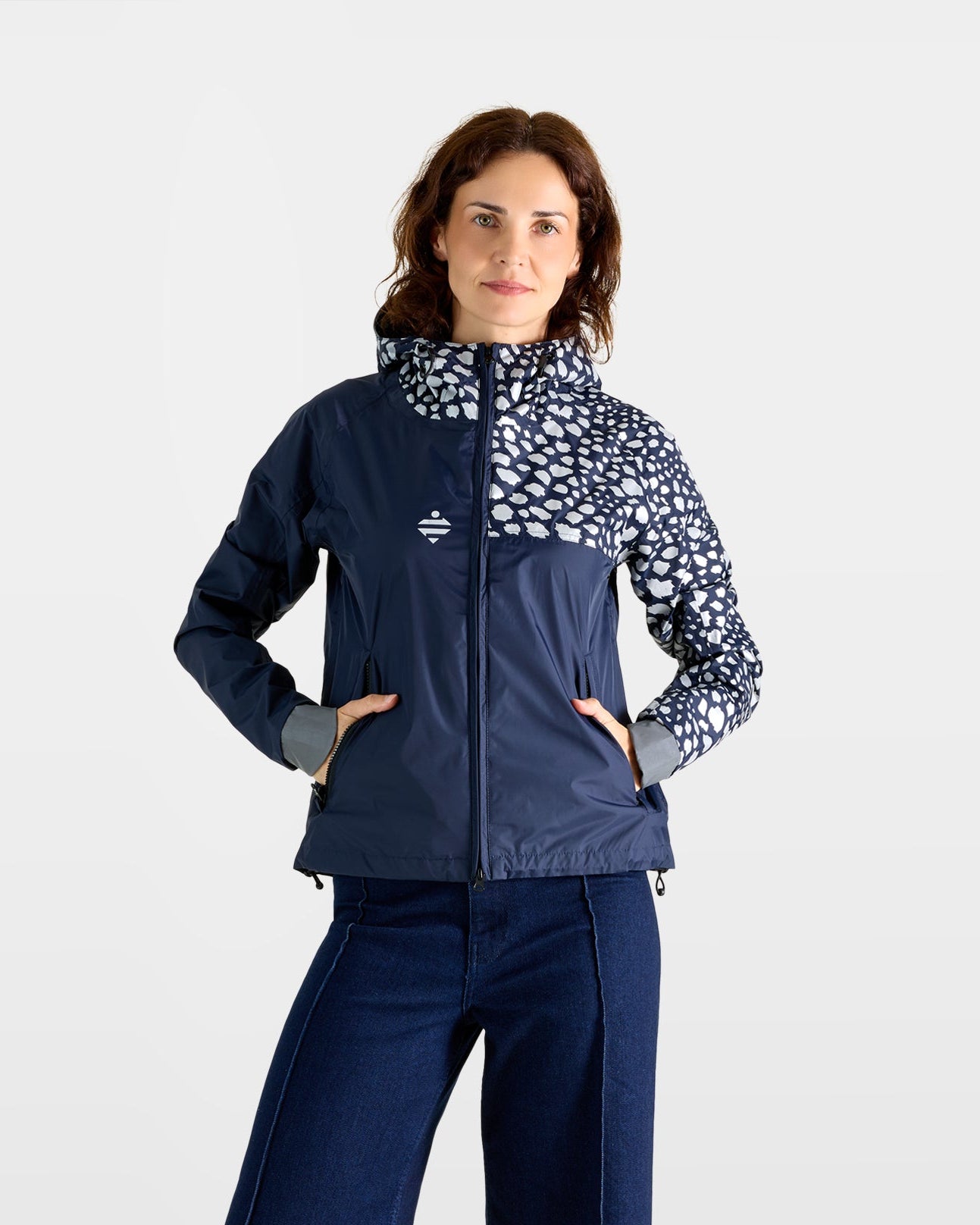 coupe-vent-anorak-impermeable-court-motifs-reflechissants-guepard-bleu-marine-femme