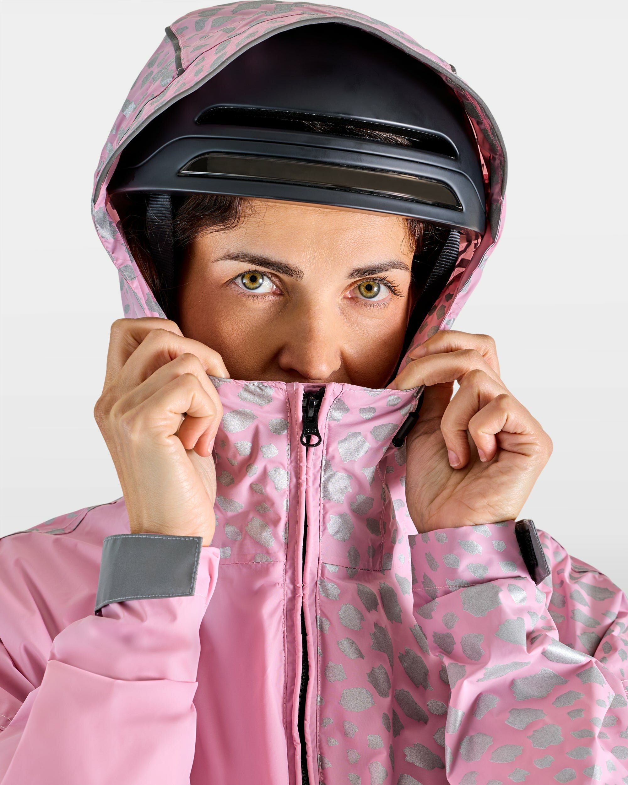 poncho-de-pluie-zippe-impermeable-velo-rose-femme-motif-guepard-reflechissant-grande-capuche-sur-casque
