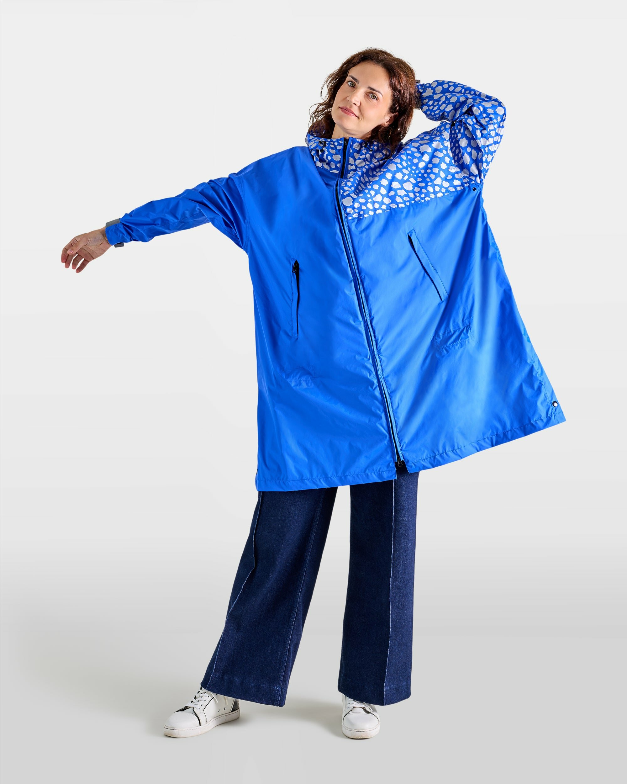 poncho-de-pluie-zippe-integral-impermeable-velo-bleu-roi-femme-motif-guepard-reflechissant