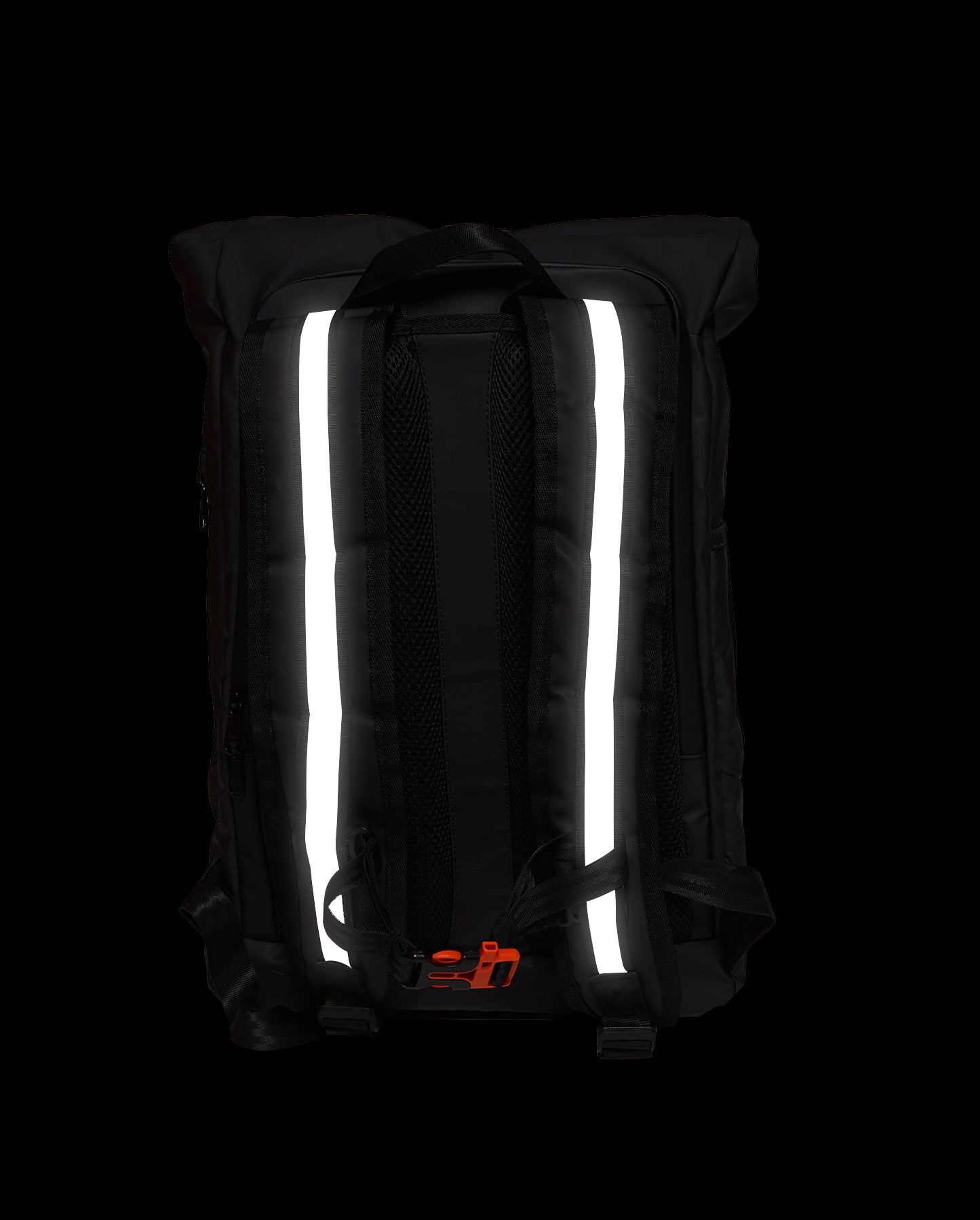 Sac-a-dos-reflechissant-velo-ucrr-bleu-packshot-dos-Urban-Circus-fondnoir_76fb7ed7-0973-4992-8bf1-a0ccffc3c9cb