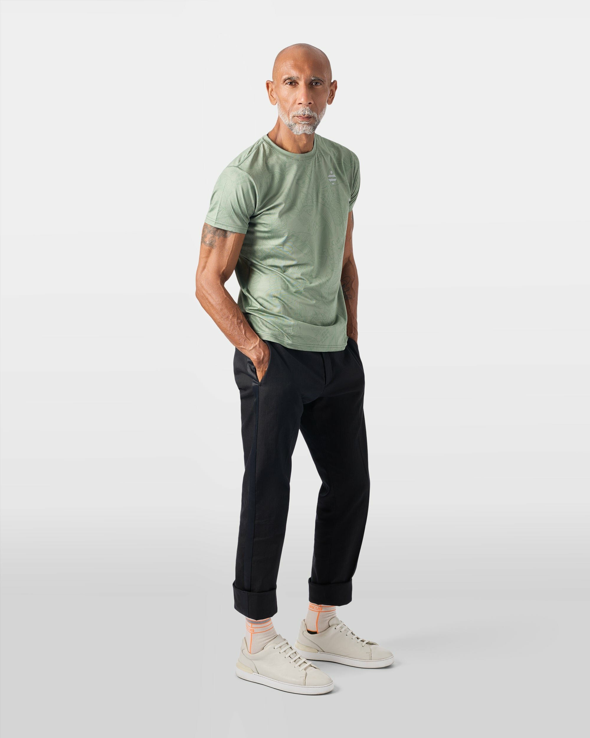 tshirt-sport-respirant-aerotech-sauge-vert-motif-jungle-homme-urban-circus