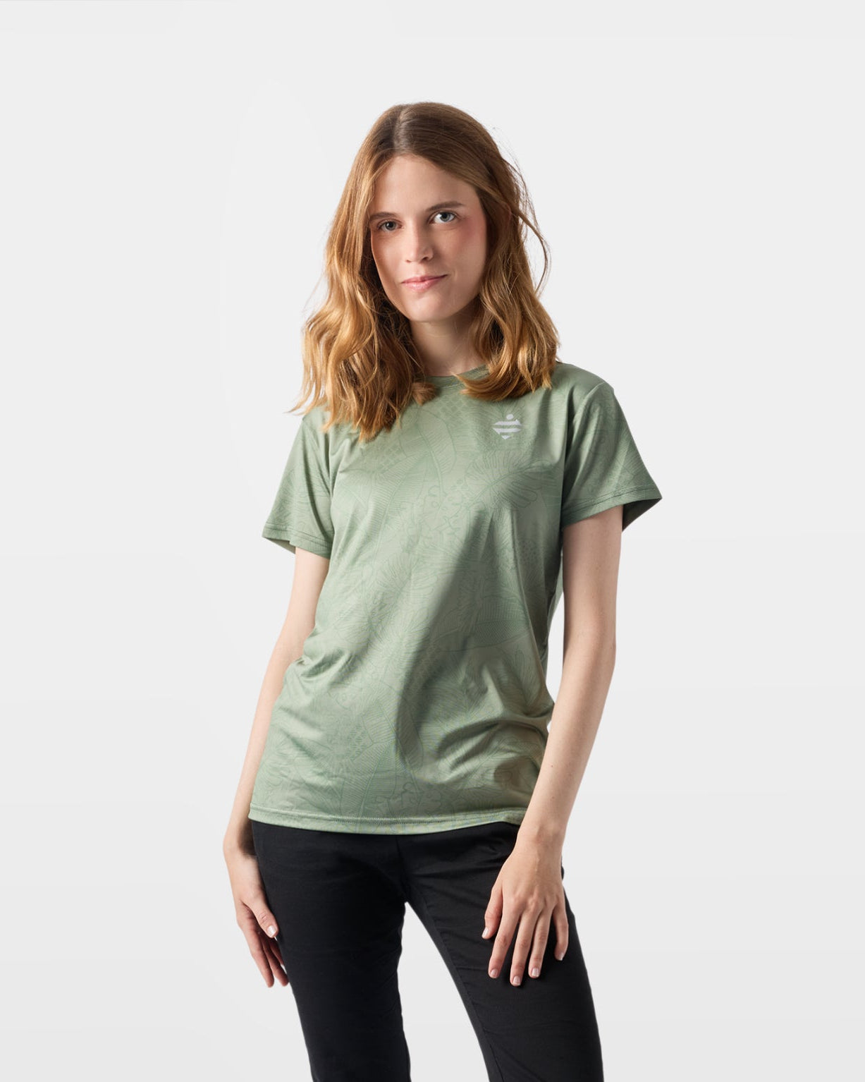 tshirt-sport-respirant-aerotech-sauge-vert-motif-jungle-femme
