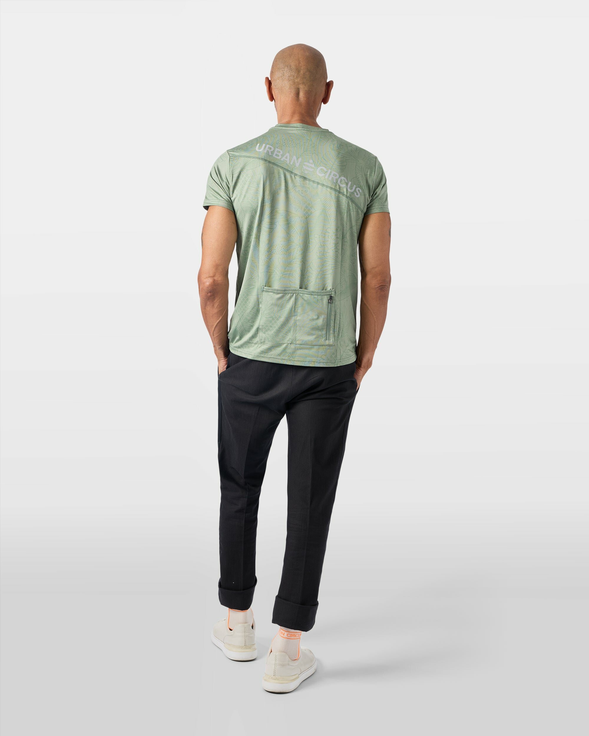 tshirt-sport-respirant-aerotech-sauge-vert-motif-jungle-homme-dos-poches-cycliste