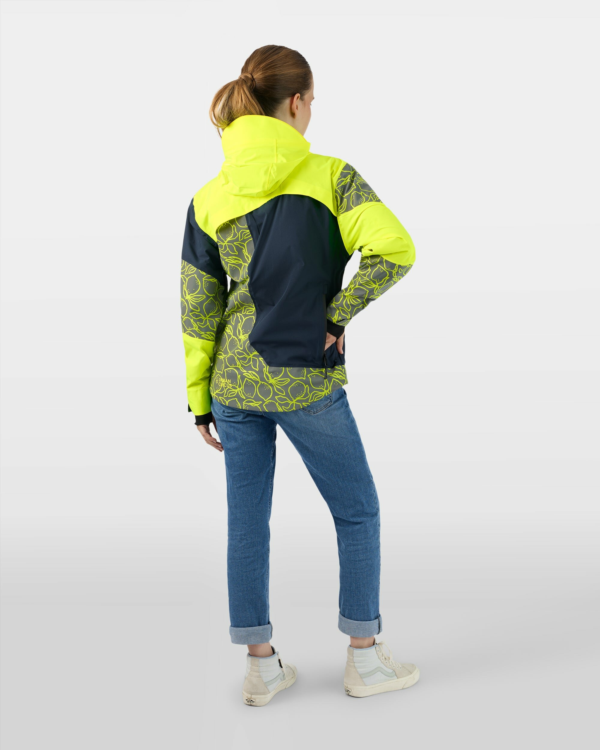 repop-light-veste-legere-velotaf-visible-jaune-fluo-motifs-citron-impermeable-femme-dos