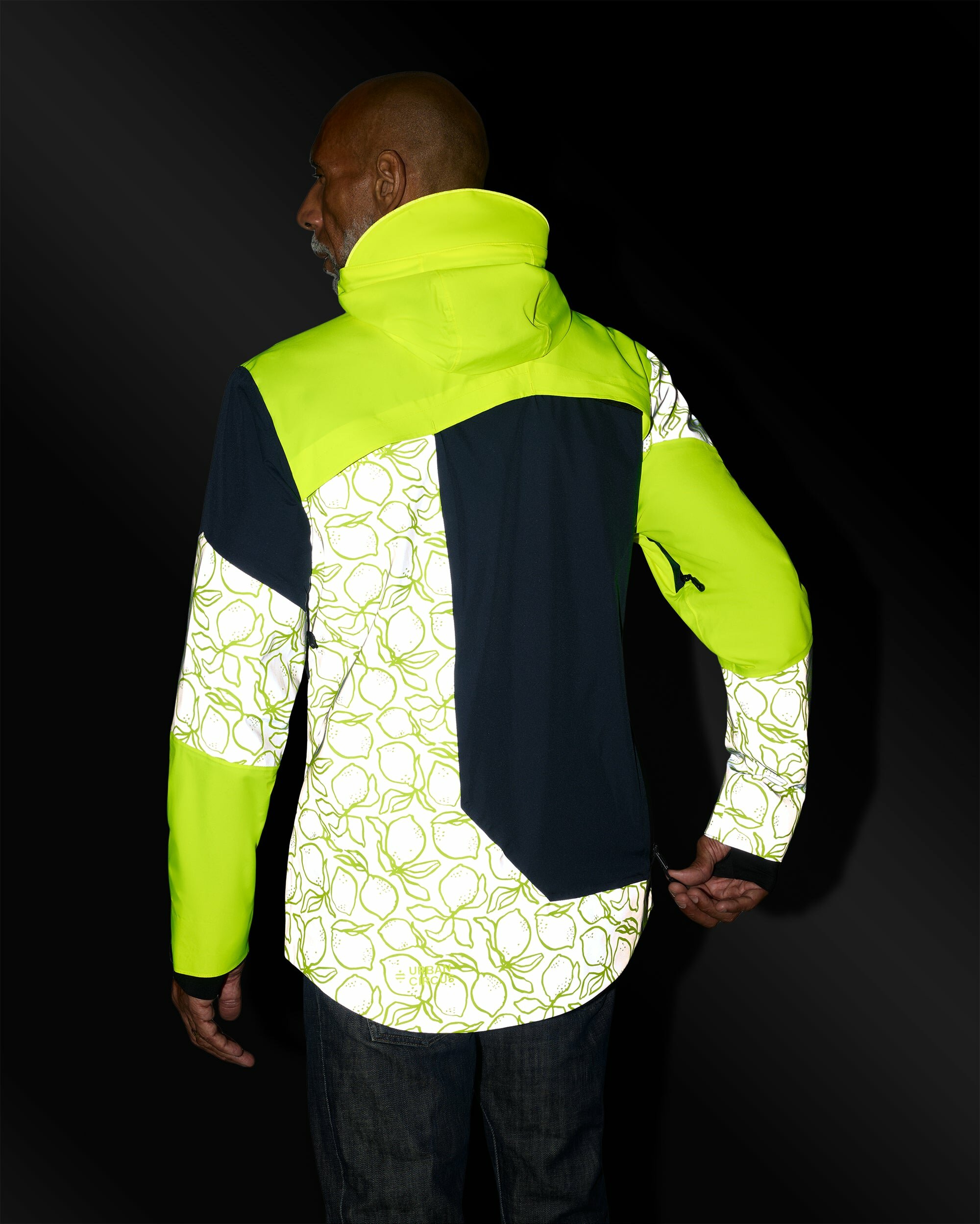 repop-light-veste-legere-velotaf-jaune-fluo-motifs-citron-impermeable-reflechissante-homme-dos