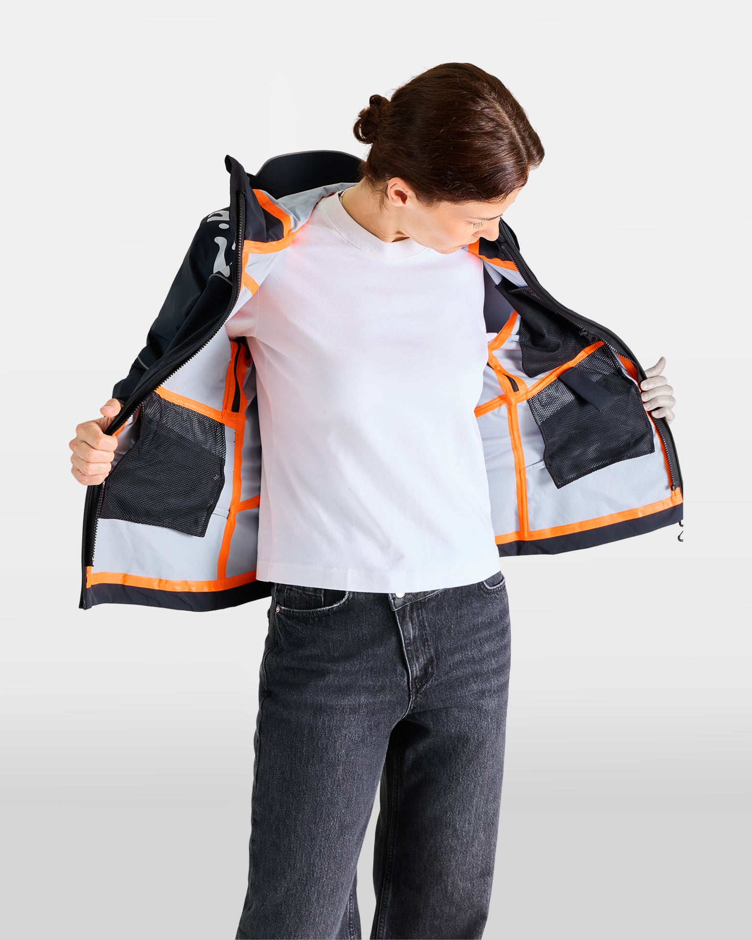 veste-legere-respirante-impermeable-bvouac-noire-motif-splash-femme