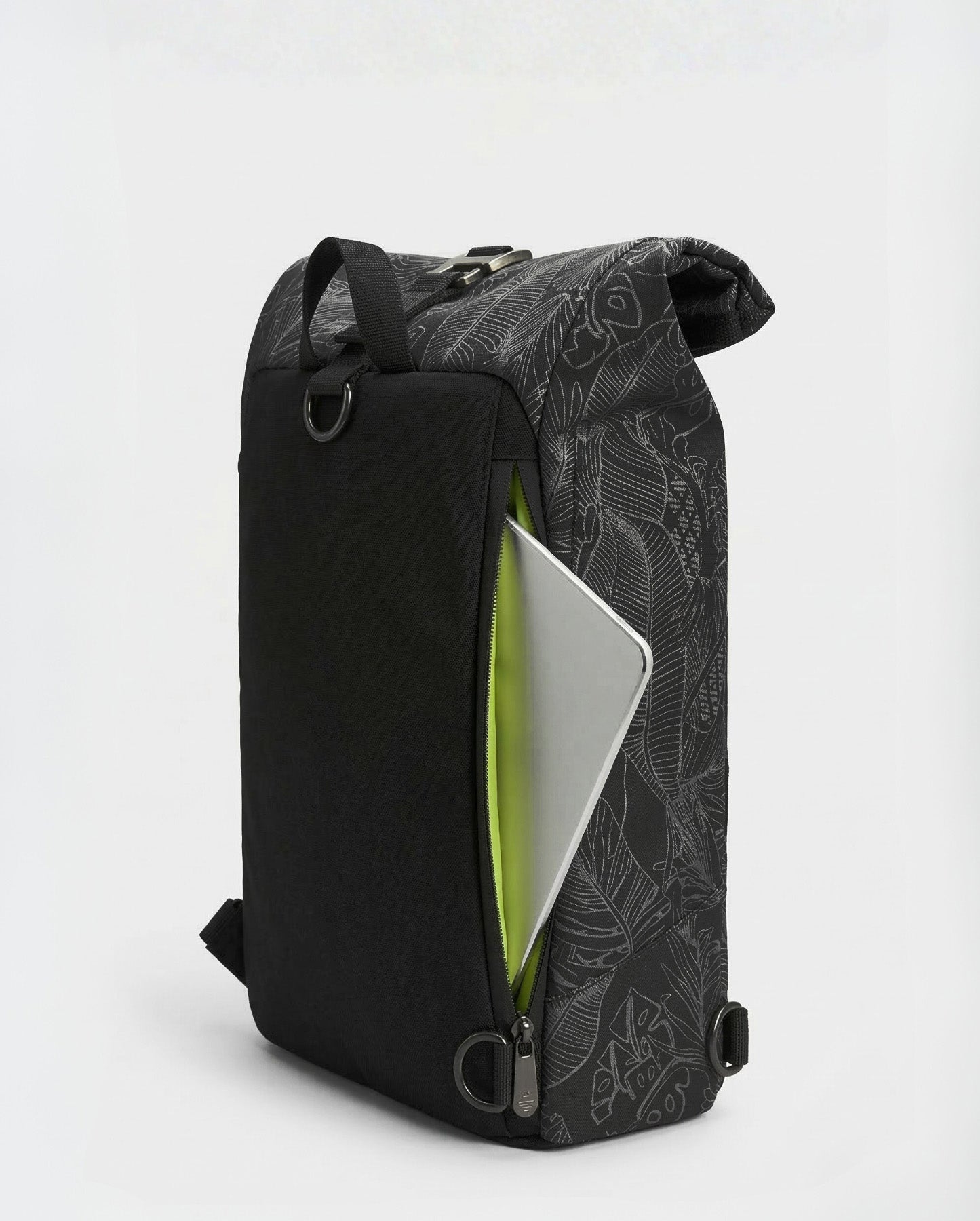sac-a-dos-ucrr-motif-jungle-reflechissant-velo-small-poche-laterale