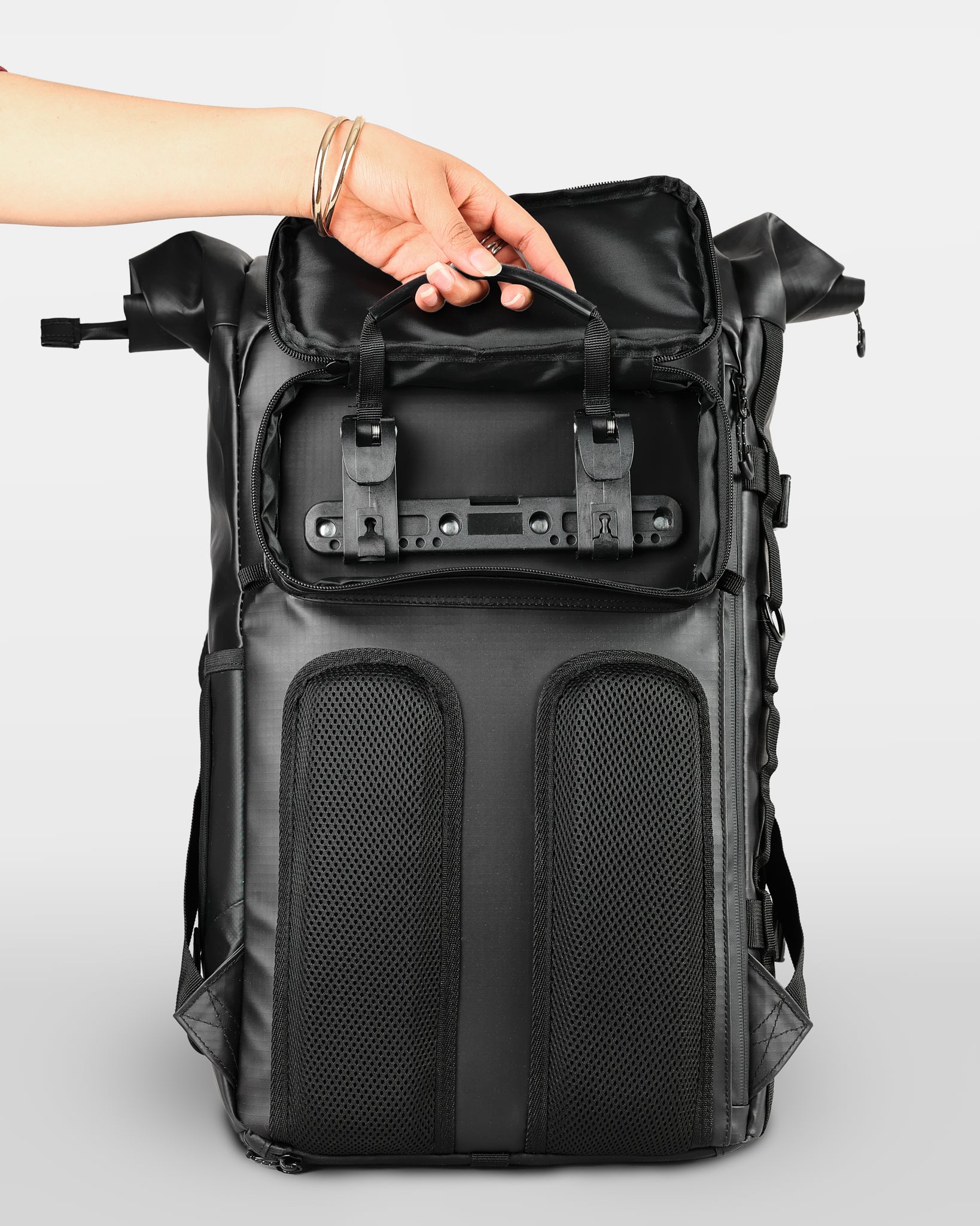 sac-a-dos-modulable-sacoche-velo-impermeable-cyclotourisme-noir-dos-systeme-accroche-porte-bagage
