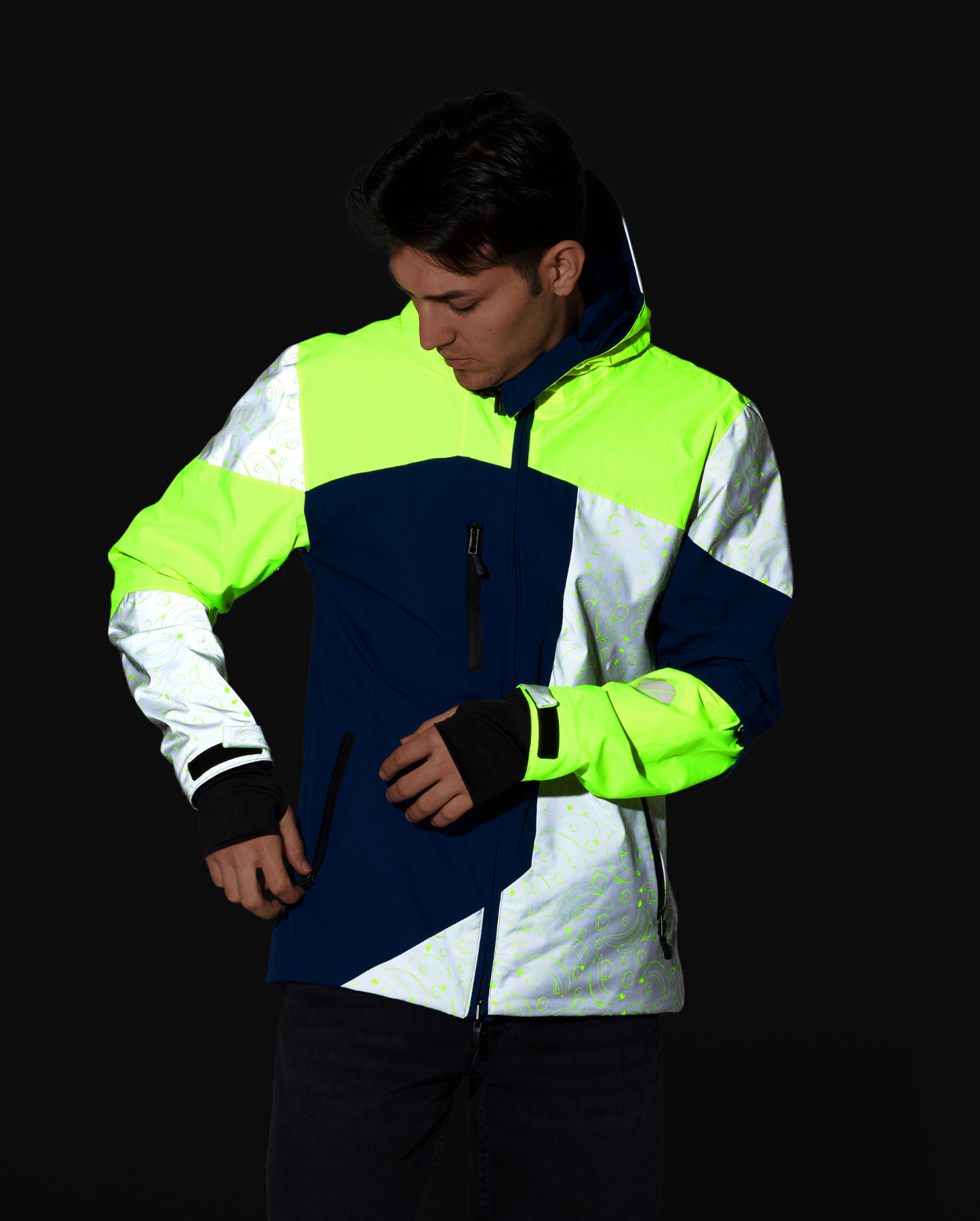 veste-velo-urbain-reflechissante-fluorescente-motif-banane-nuit-homme