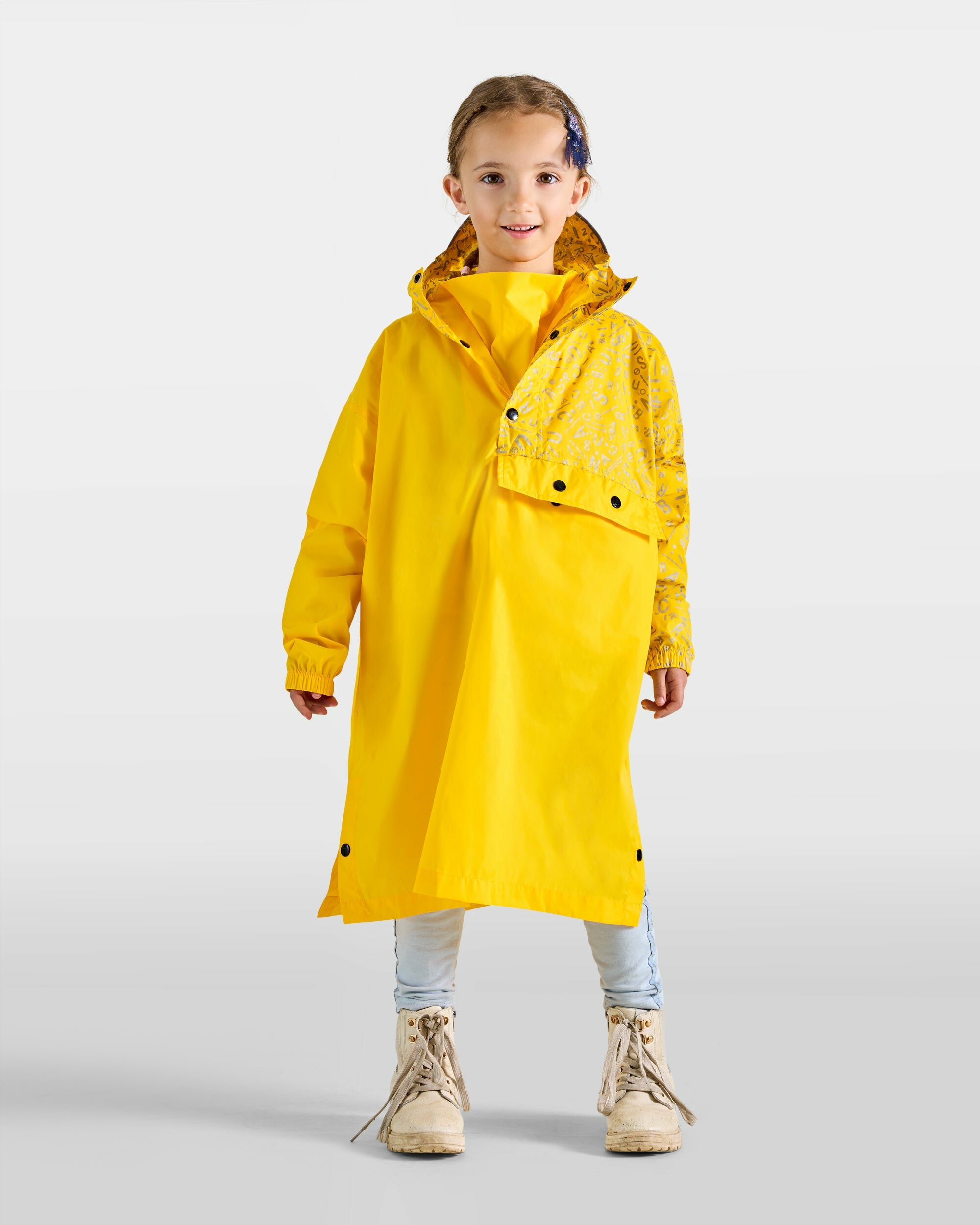 poncho-de-pluie-velo-jaune-motifs-graffiti-reflechissants-fille-enfant-urban-circus