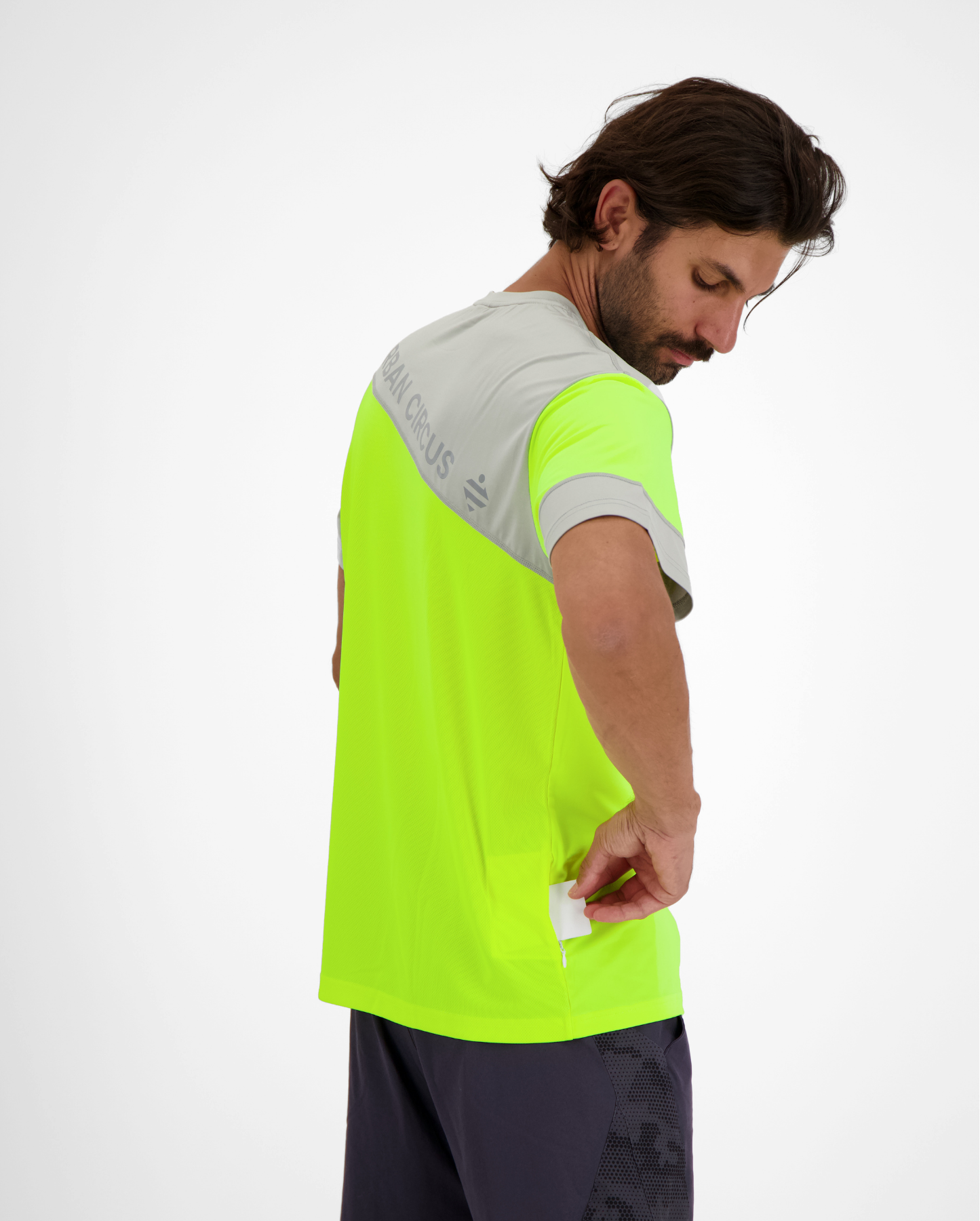 tshirt-respirant-running-velo-jaune-poche-carte-cle-homme