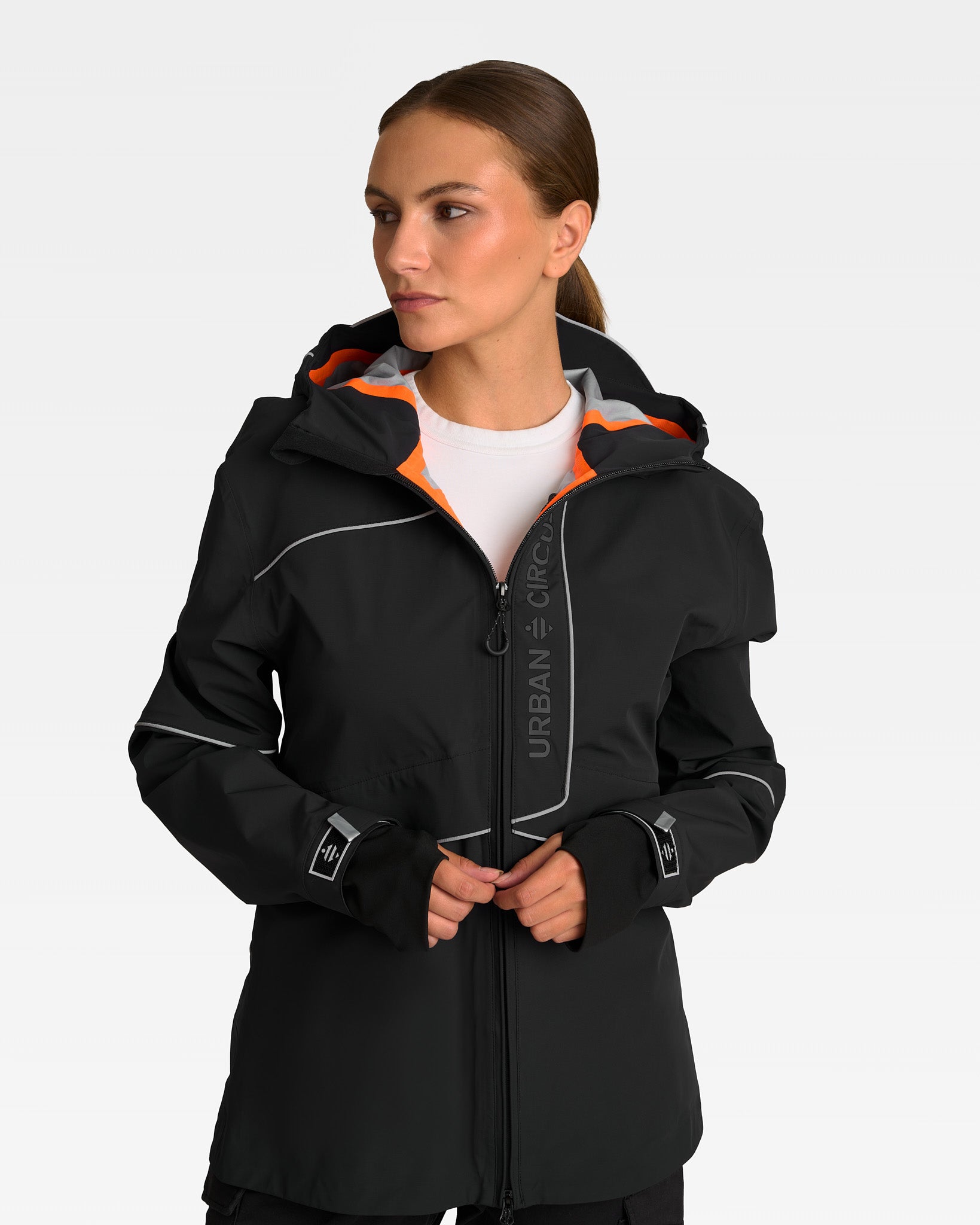 veste-technique-respirante-impermeable-velo-noire-bvouac-femme