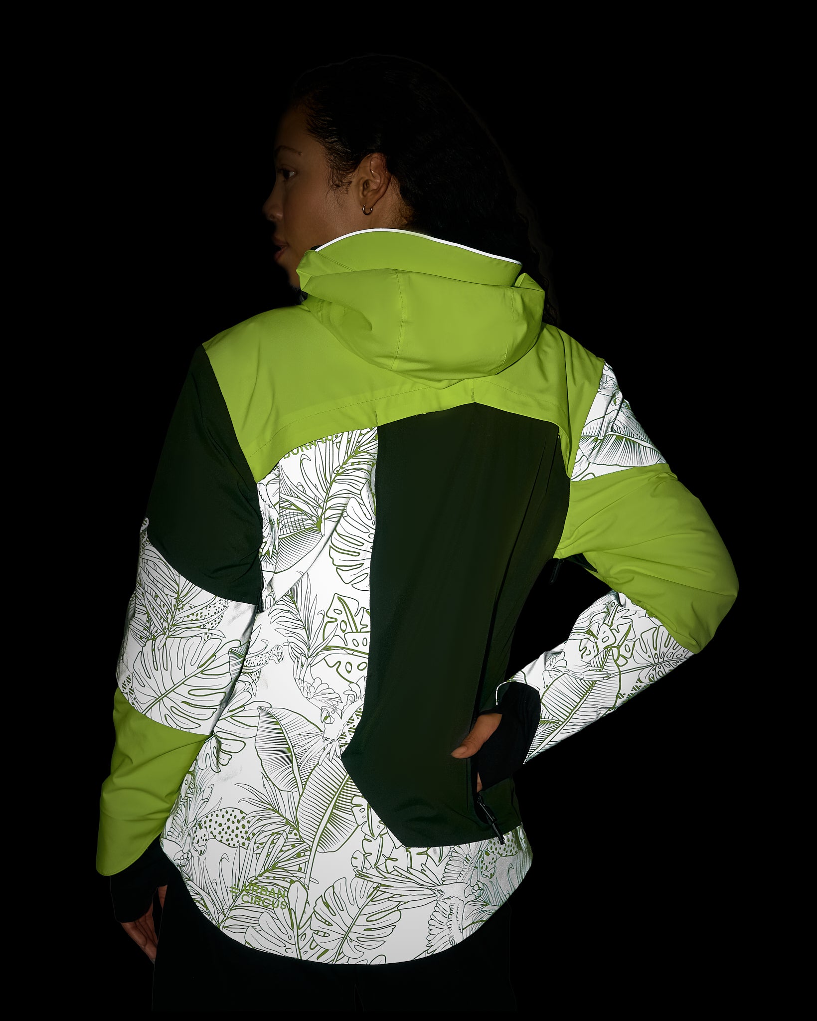 repop-hiver-veste-velo-chaude-visible-reflechissante-vert-fluo-motif-jungle-impermeable-femme