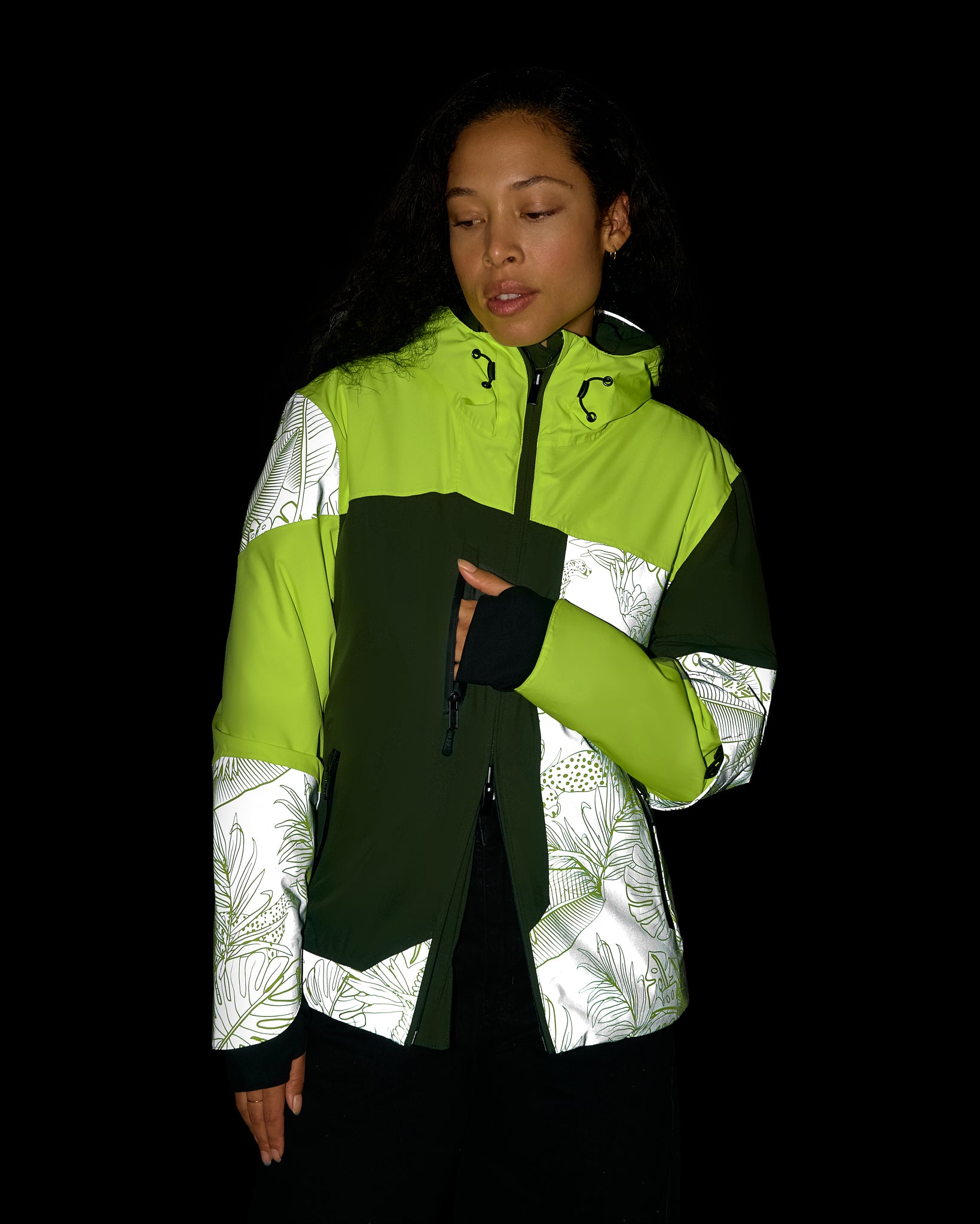 repop-hiver-veste-velo-ville-chaude-visible-vert-fluo-motif-kaki-impermeable-reflechissante-nuit-femme