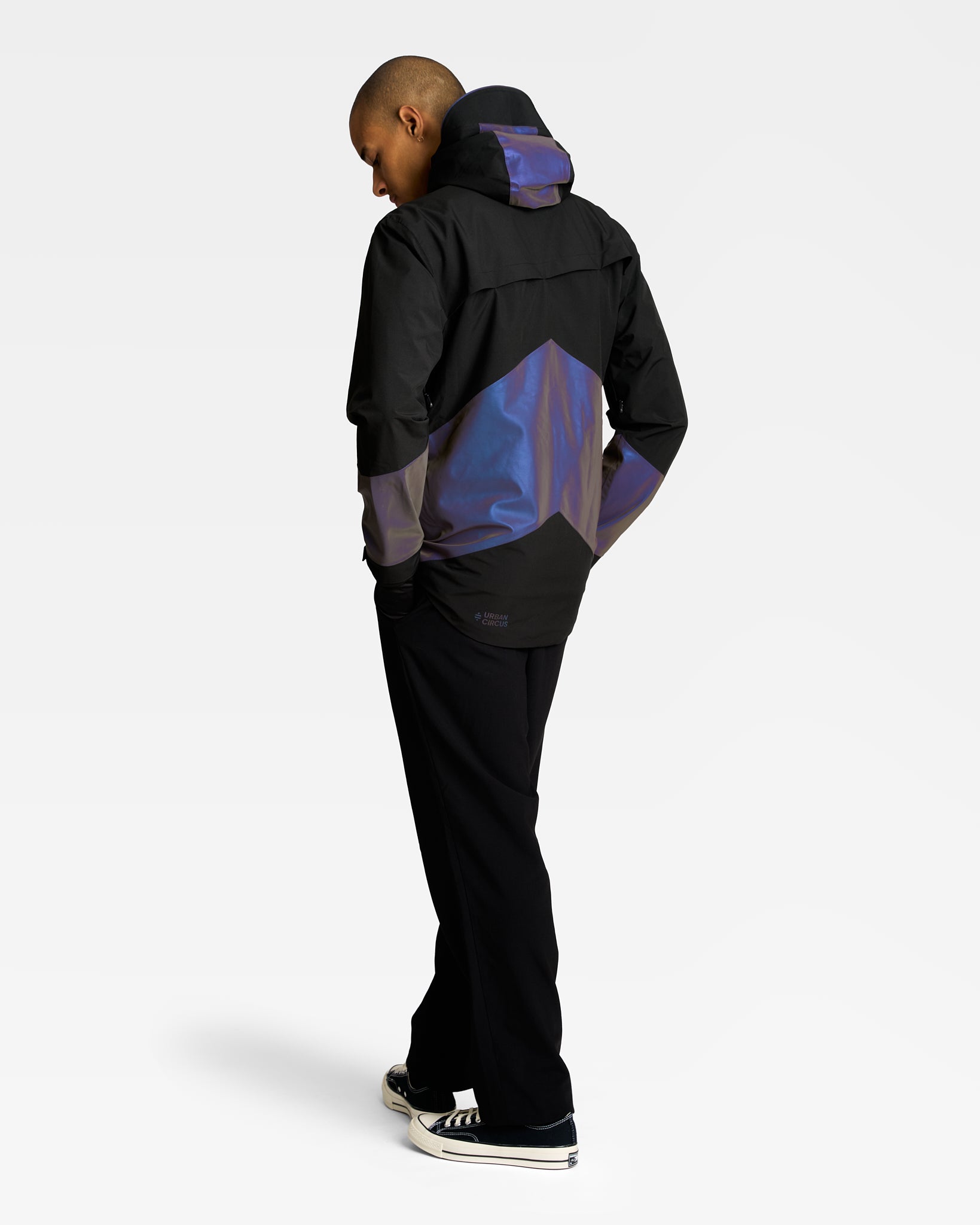 veste-reflechissante-rainbow-noire-iris-velo-homme-dos