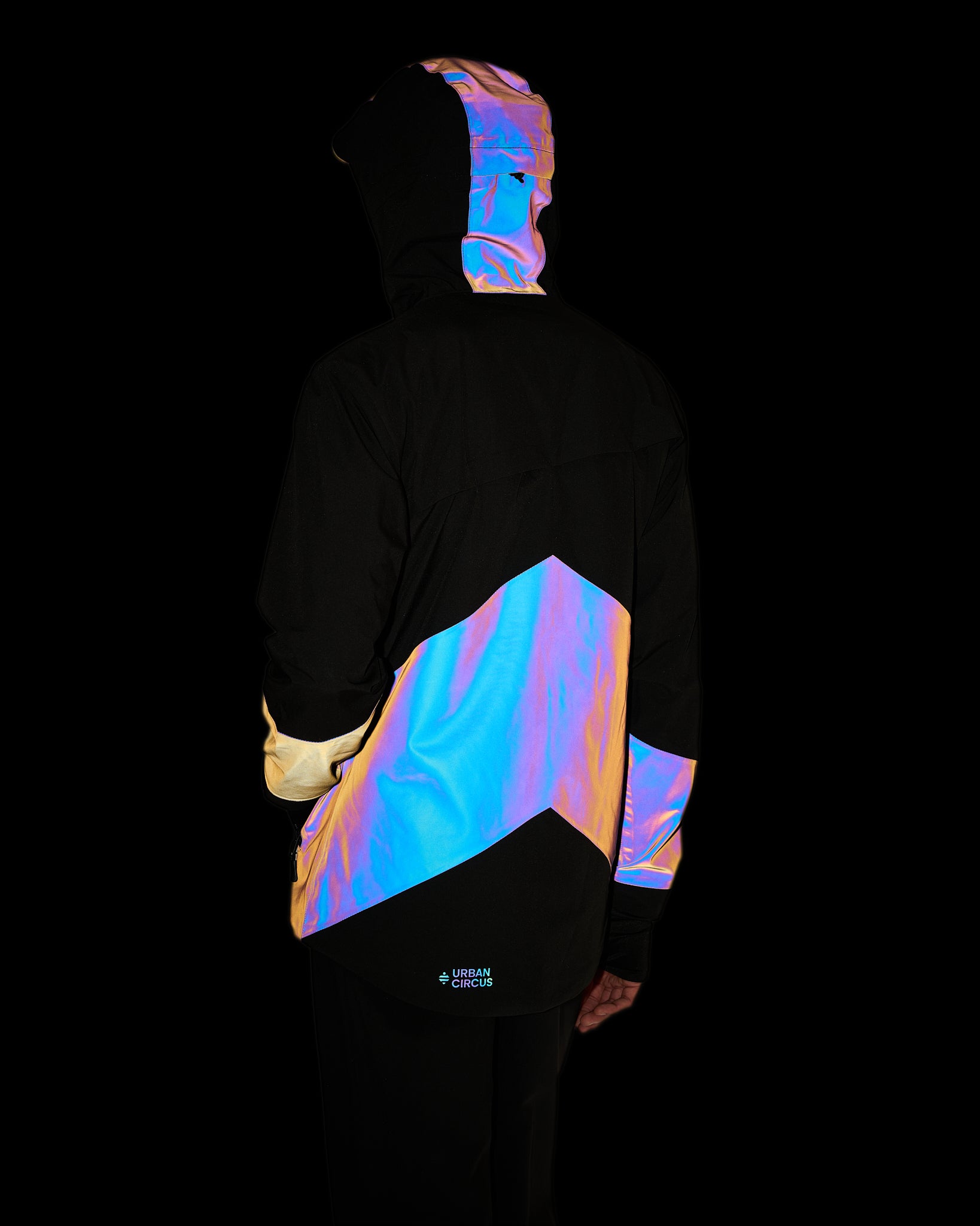 veste-impermeable-reflechissante-rainbow-noire-iris-velo-homme-nuit-dos