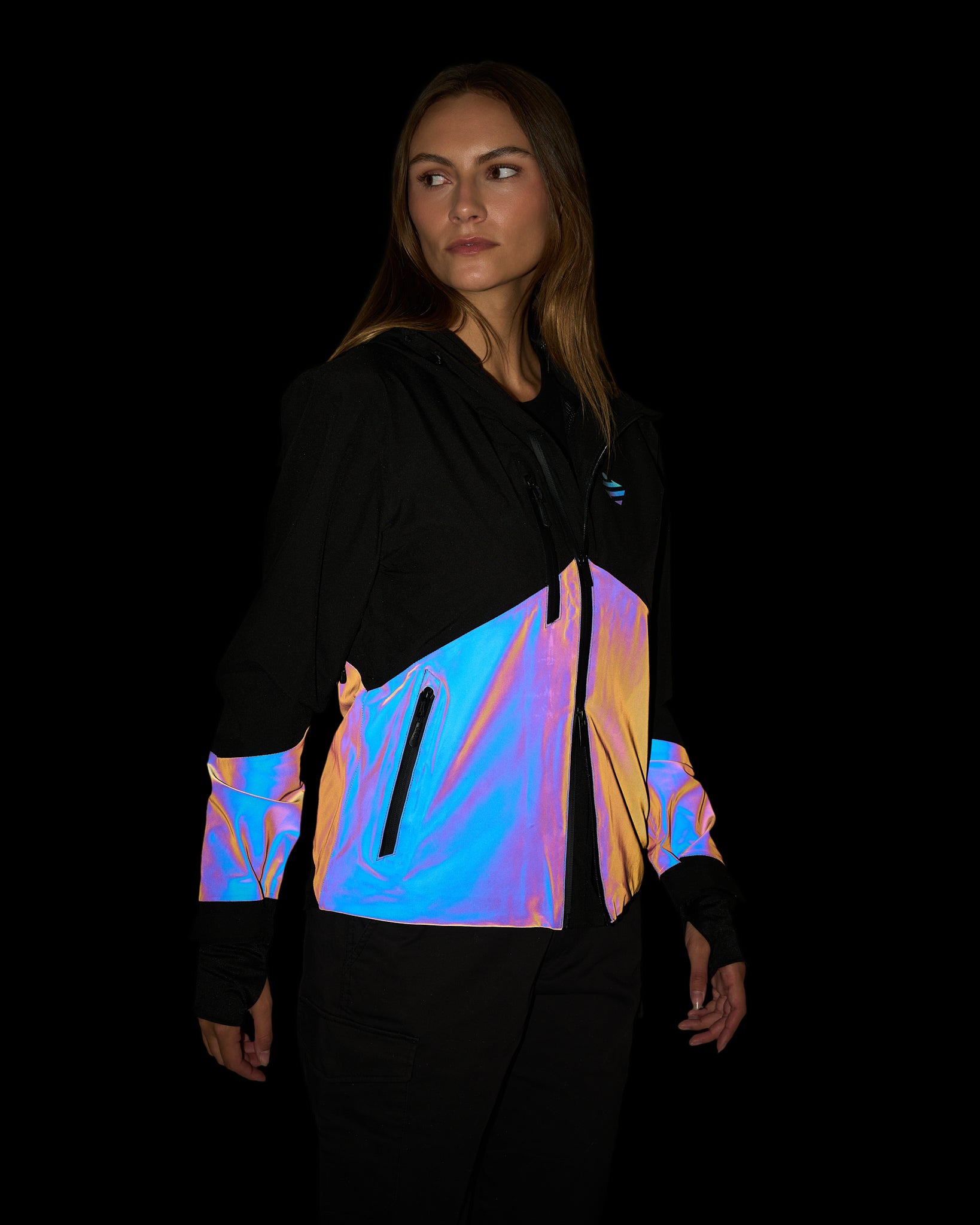 veste-reflechissante-rainbow-noire-iris-velo-femme-nuit